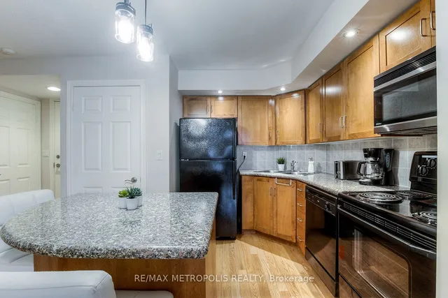 Additional property image - 270 Wellington St Unit 1002