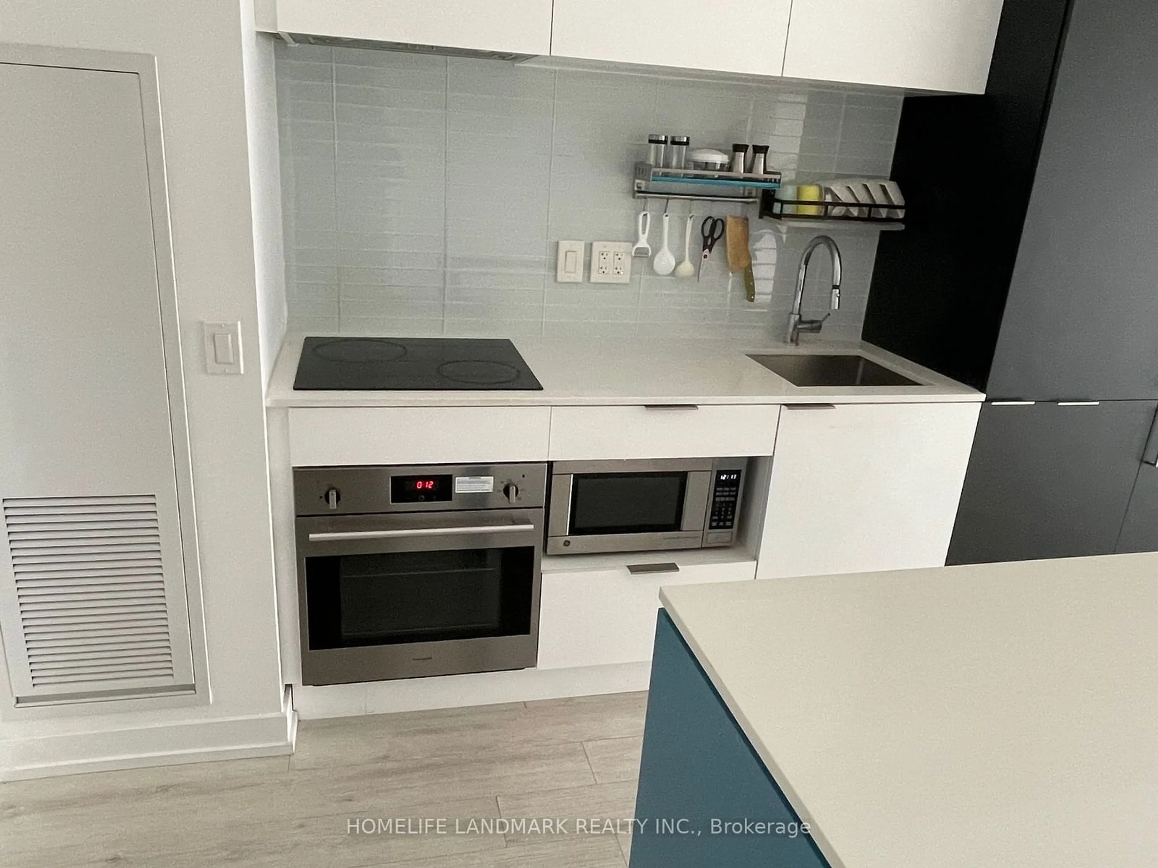 Standard kitchen, unknown for 33 Helendale Ave #1313, Toronto Ontario M4R 0A4