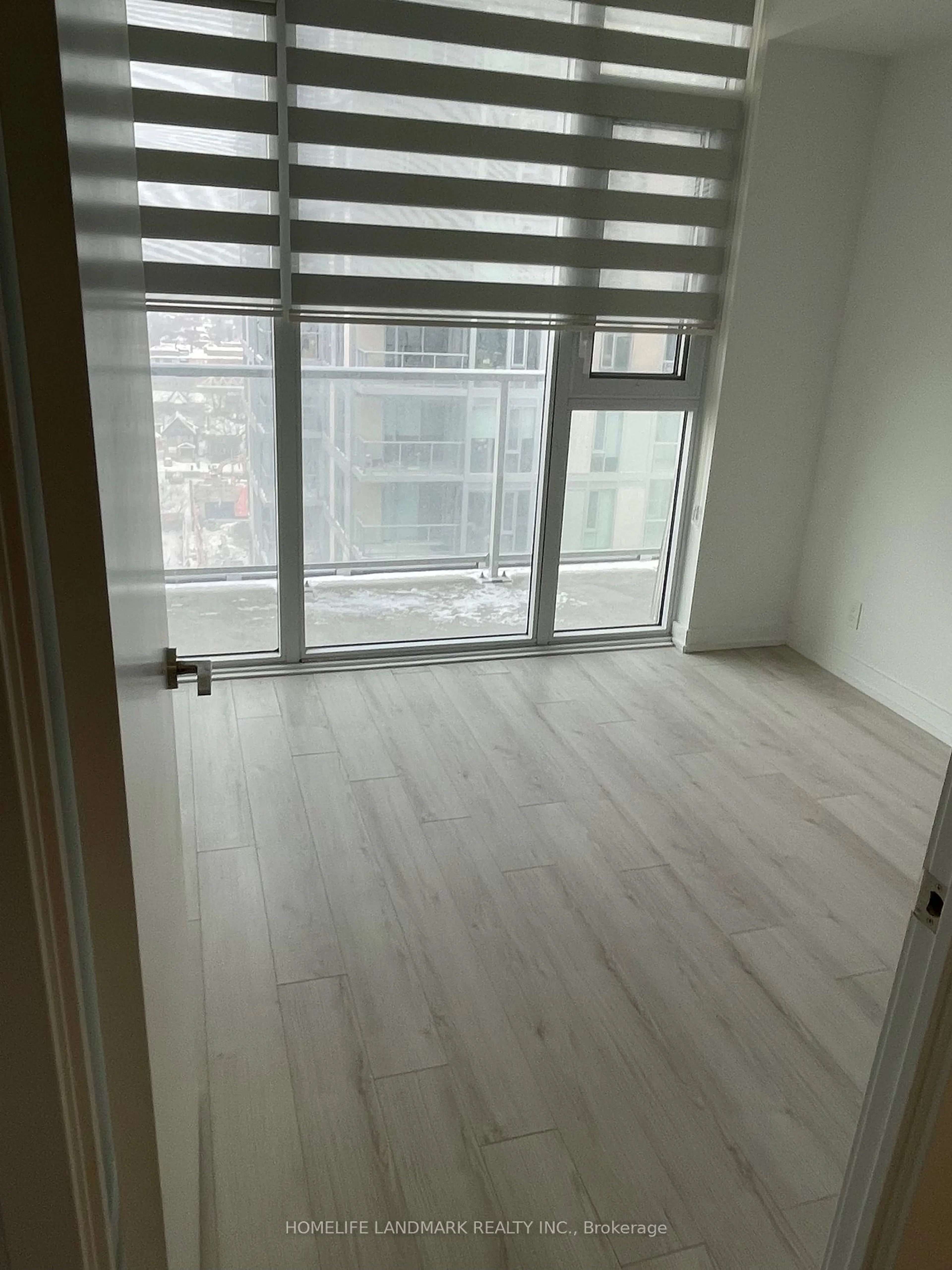 A pic of a room for 33 Helendale Ave #1313, Toronto Ontario M4R 0A4