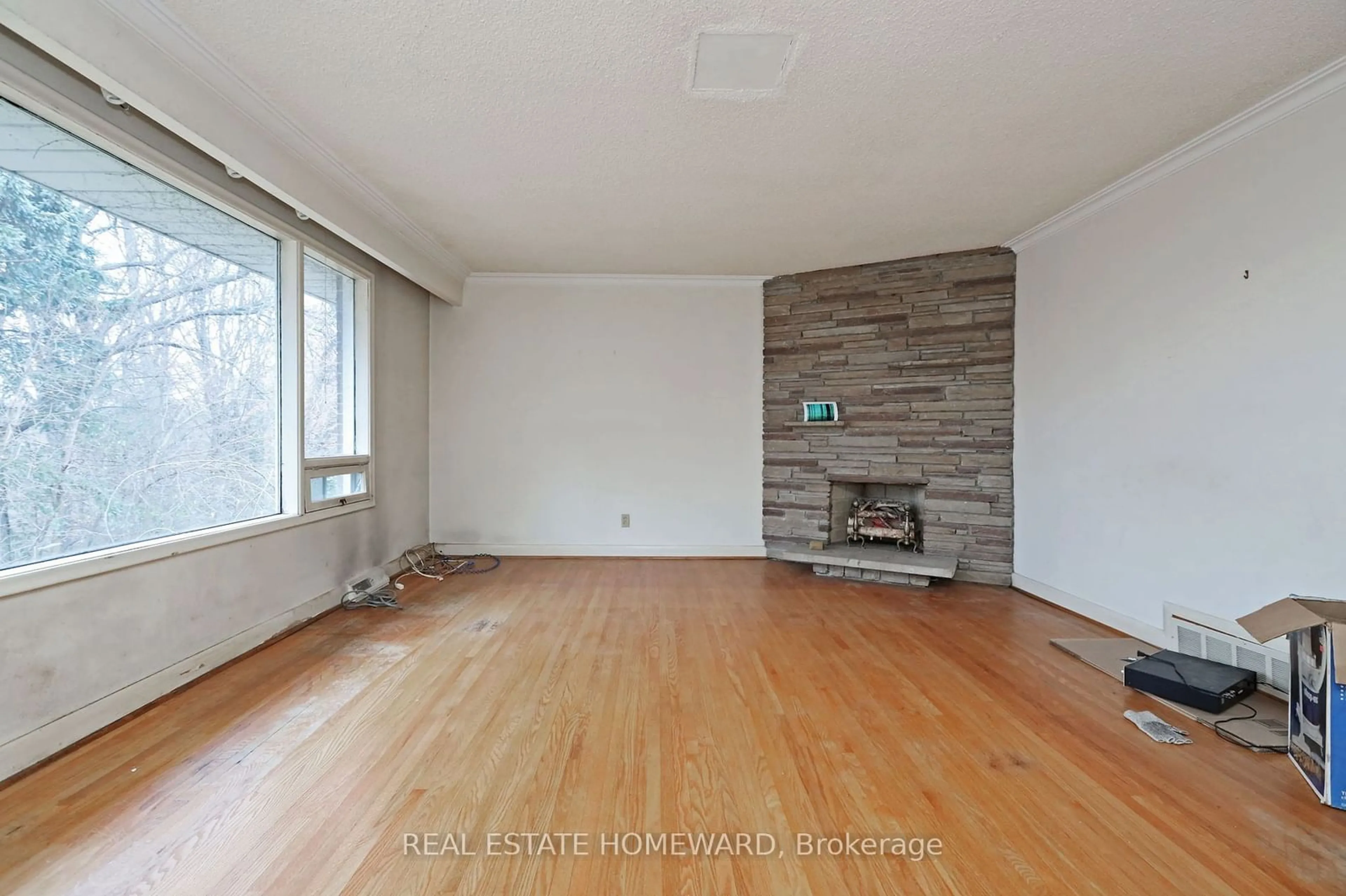 A pic of a room for 129 Burbank Dr, Toronto Ontario M2K 1N6