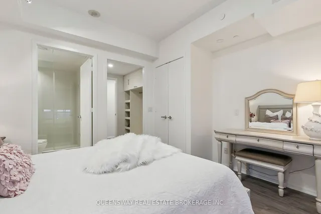 Additional property image - 1 Bloor St Unit 6706