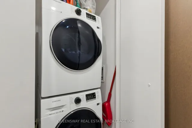 Additional property image - 1 Bloor St Unit 6706