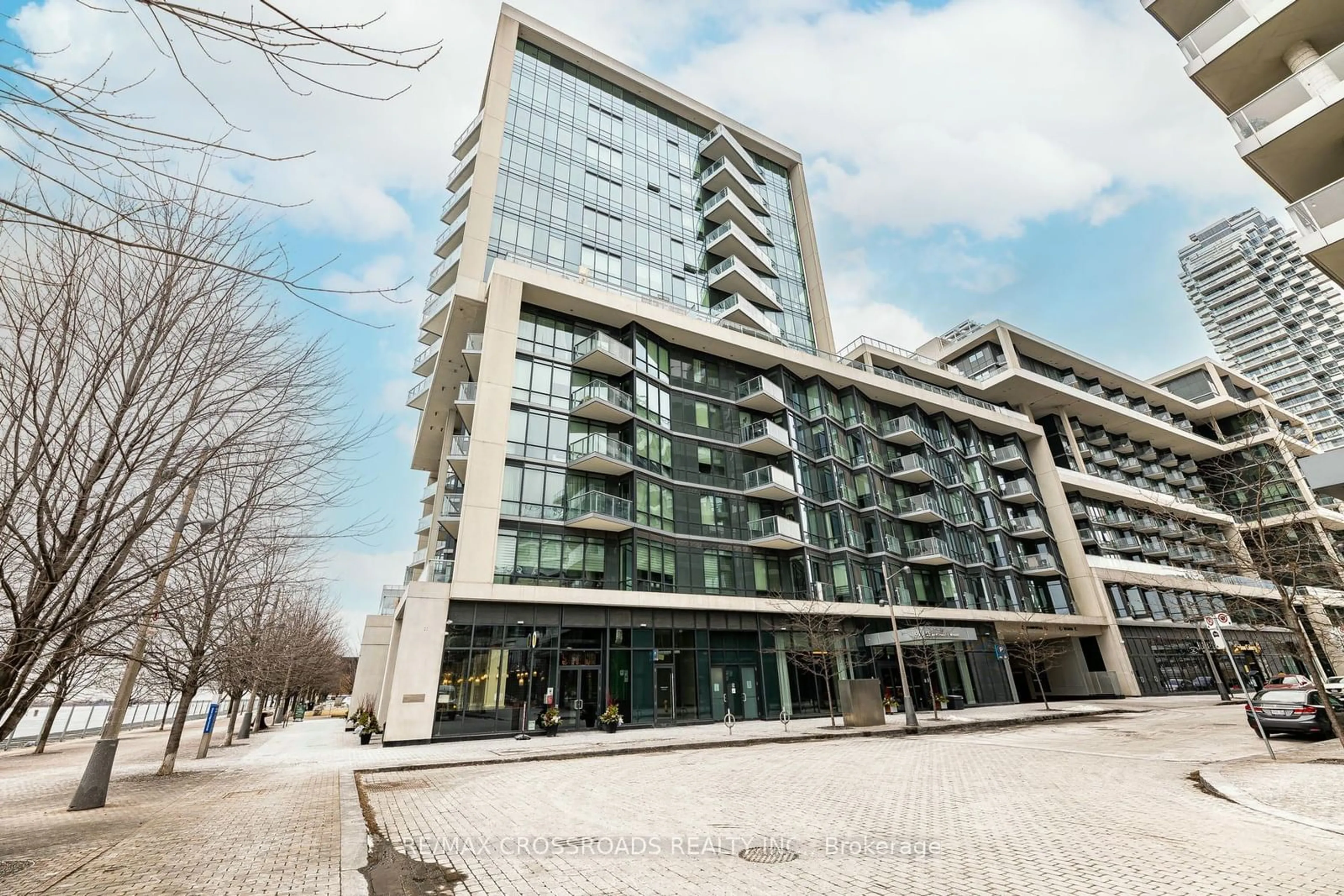 Indoor foyer for 55 Merchants' Wharf Way #531, Toronto Ontario M5A 0N8