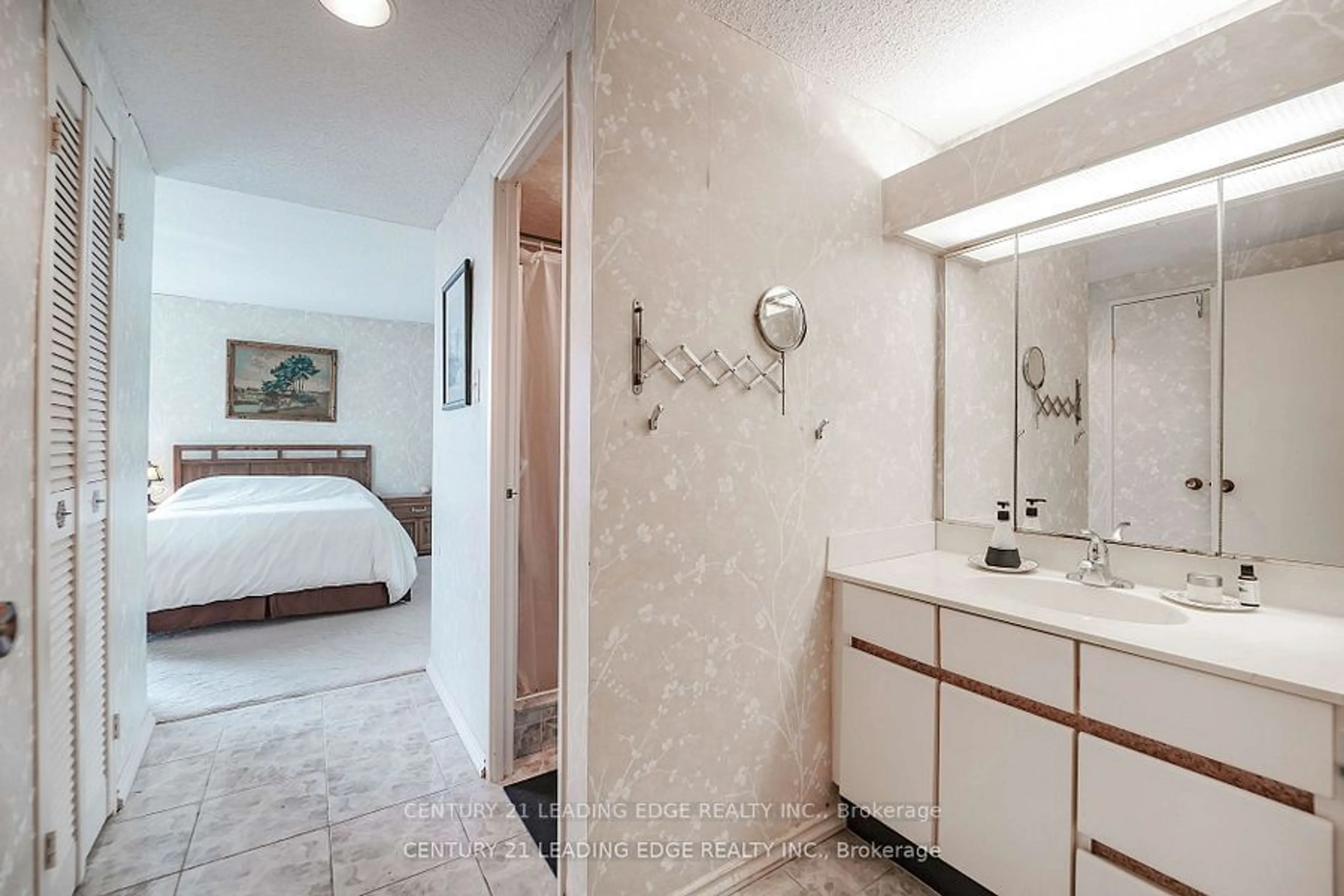 Standard bathroom, ceramic/tile floor for 3303 Don Mills Rd #1603, Toronto Ontario M2J 4T6