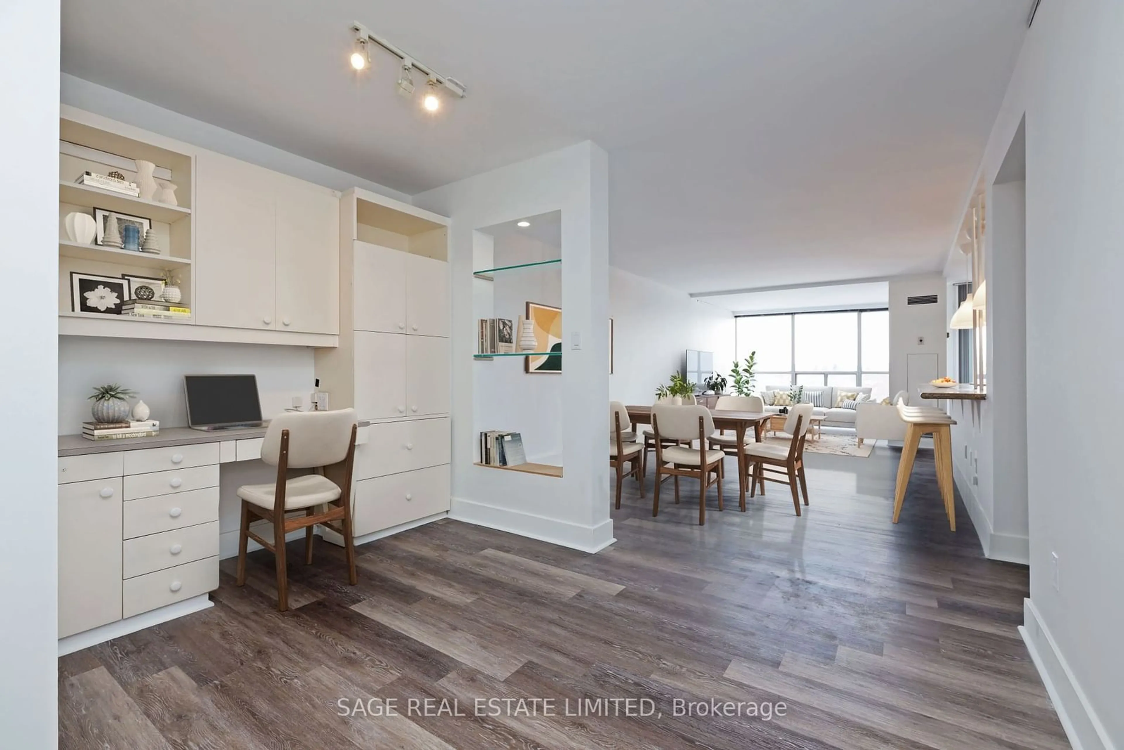 Open concept kitchen, wood/laminate floor for 30 Holly St #1002, Toronto Ontario M4S 3C2