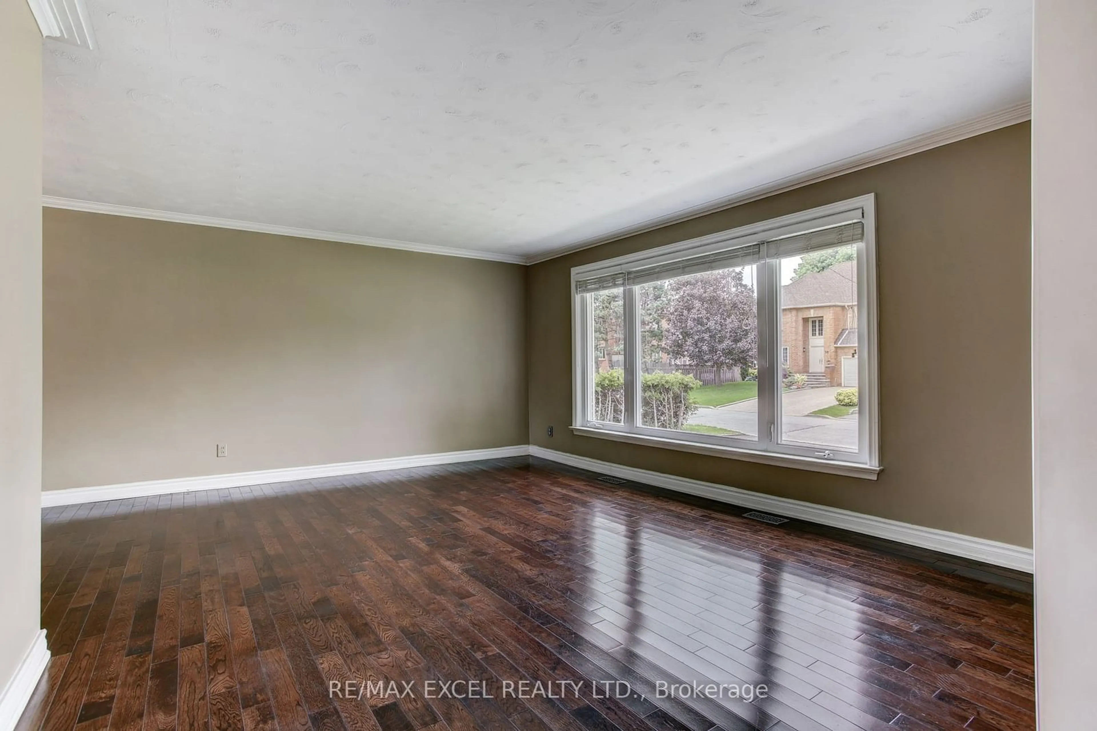 A pic of a room for 35 Urbandale Ave, Toronto Ontario M2M 2G9