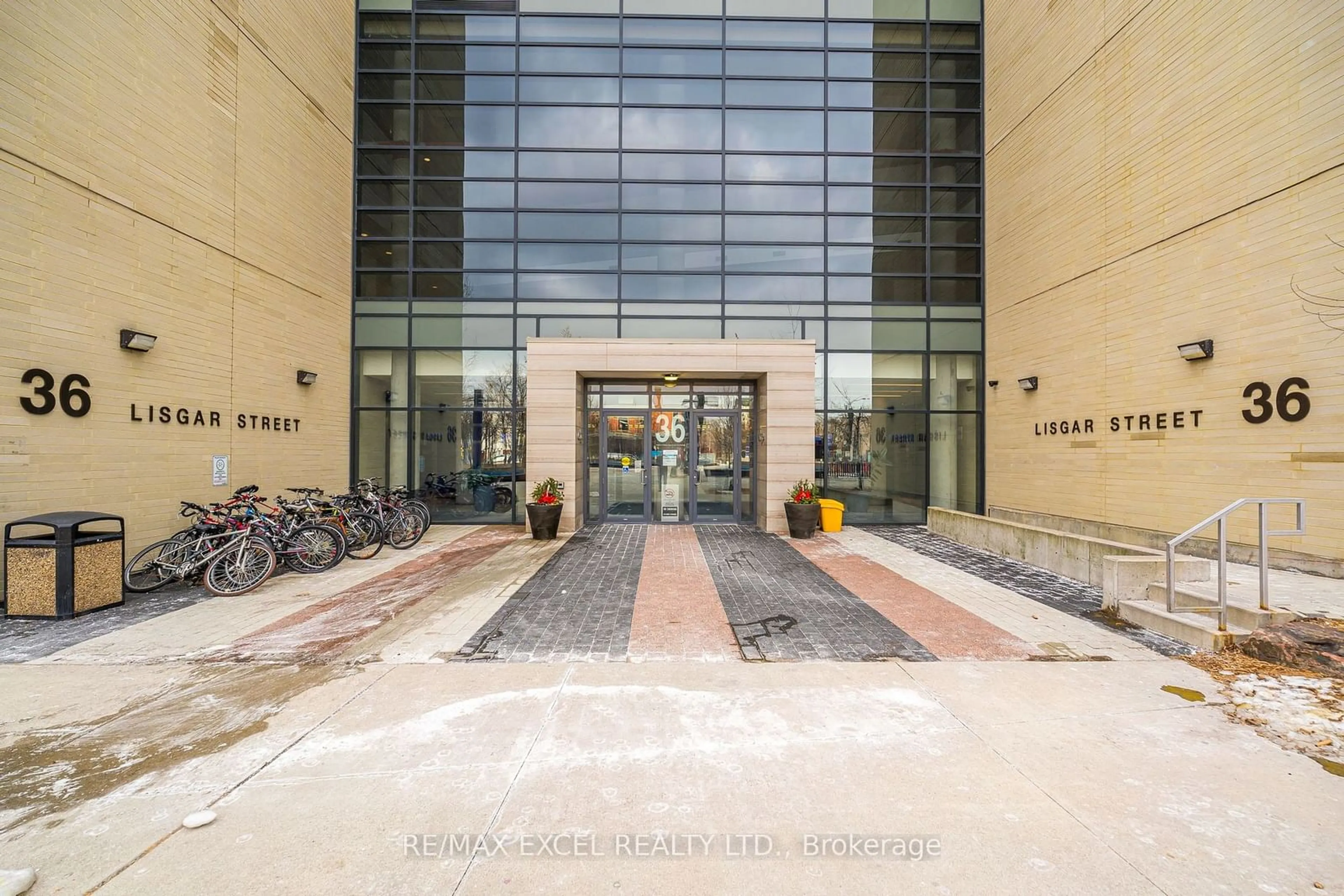 Indoor foyer for 36 Lisgar St ##821W, Toronto Ontario M6J 0C7