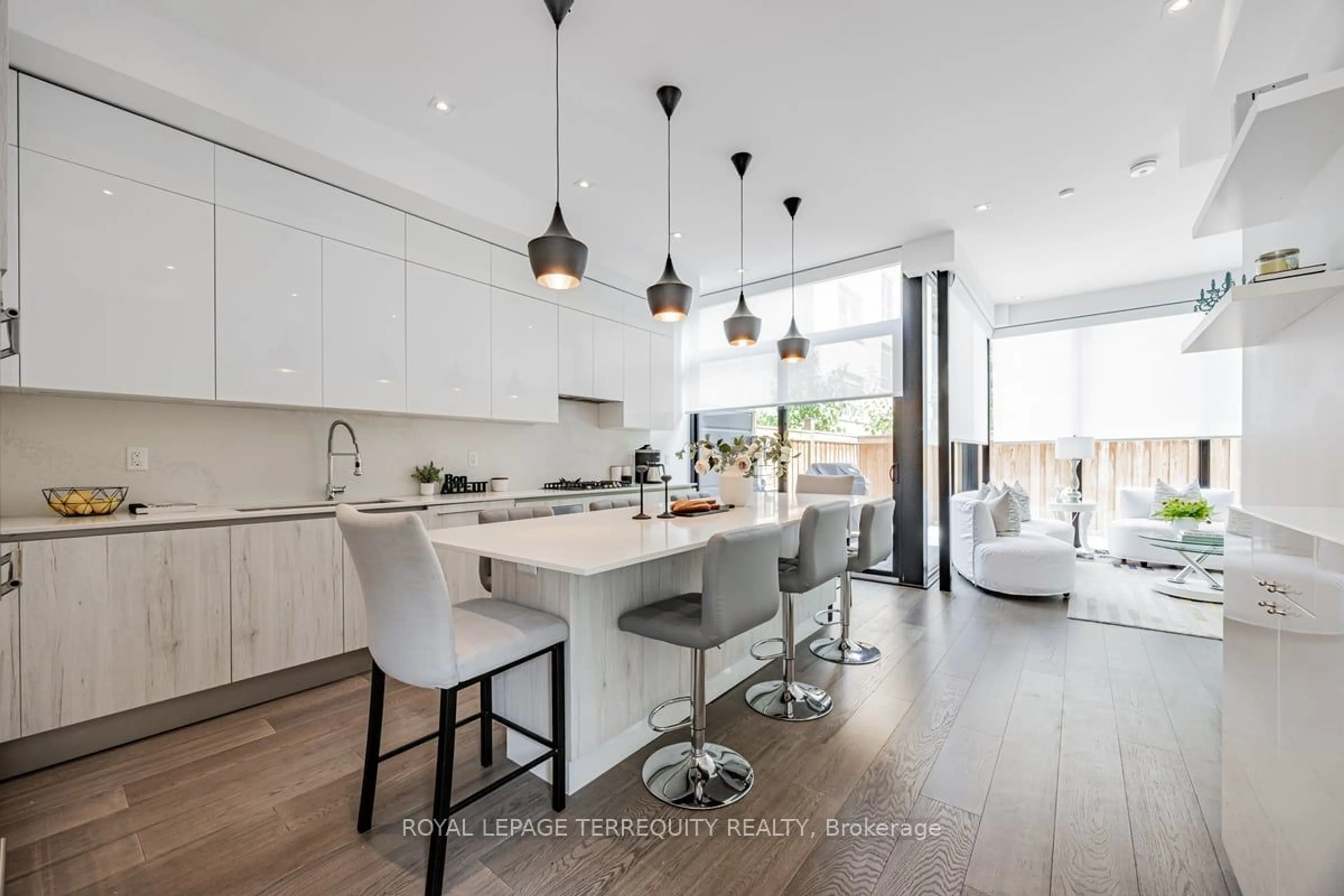 Contemporary kitchen, unknown for 123 Roselawn Ave #C, Toronto Ontario M4R 1E7