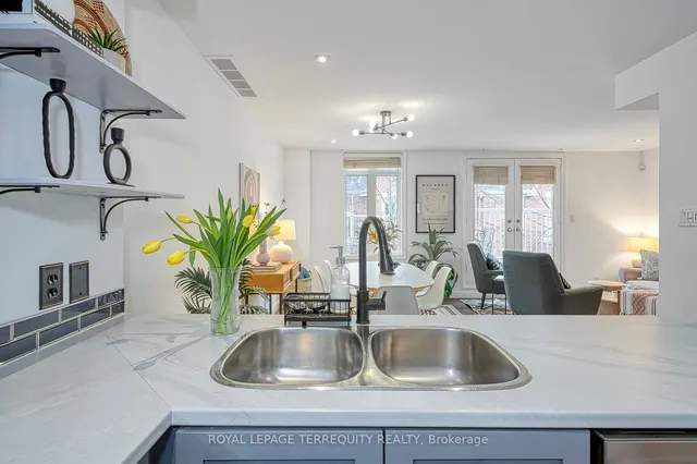 Additional property image - 12 Sudbury St Unit 2018