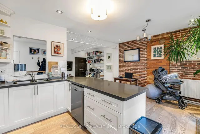 Additional property image - 626 Huron St