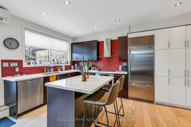 Additional property image - 626 Huron St