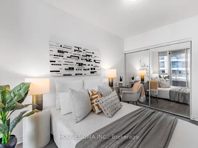 Additional property image - 388 Bloor St Unit 2001