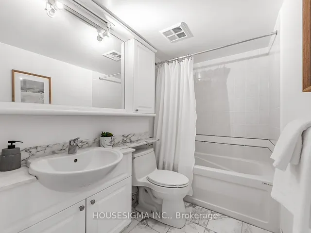 Additional property image - 388 Bloor St Unit 2001