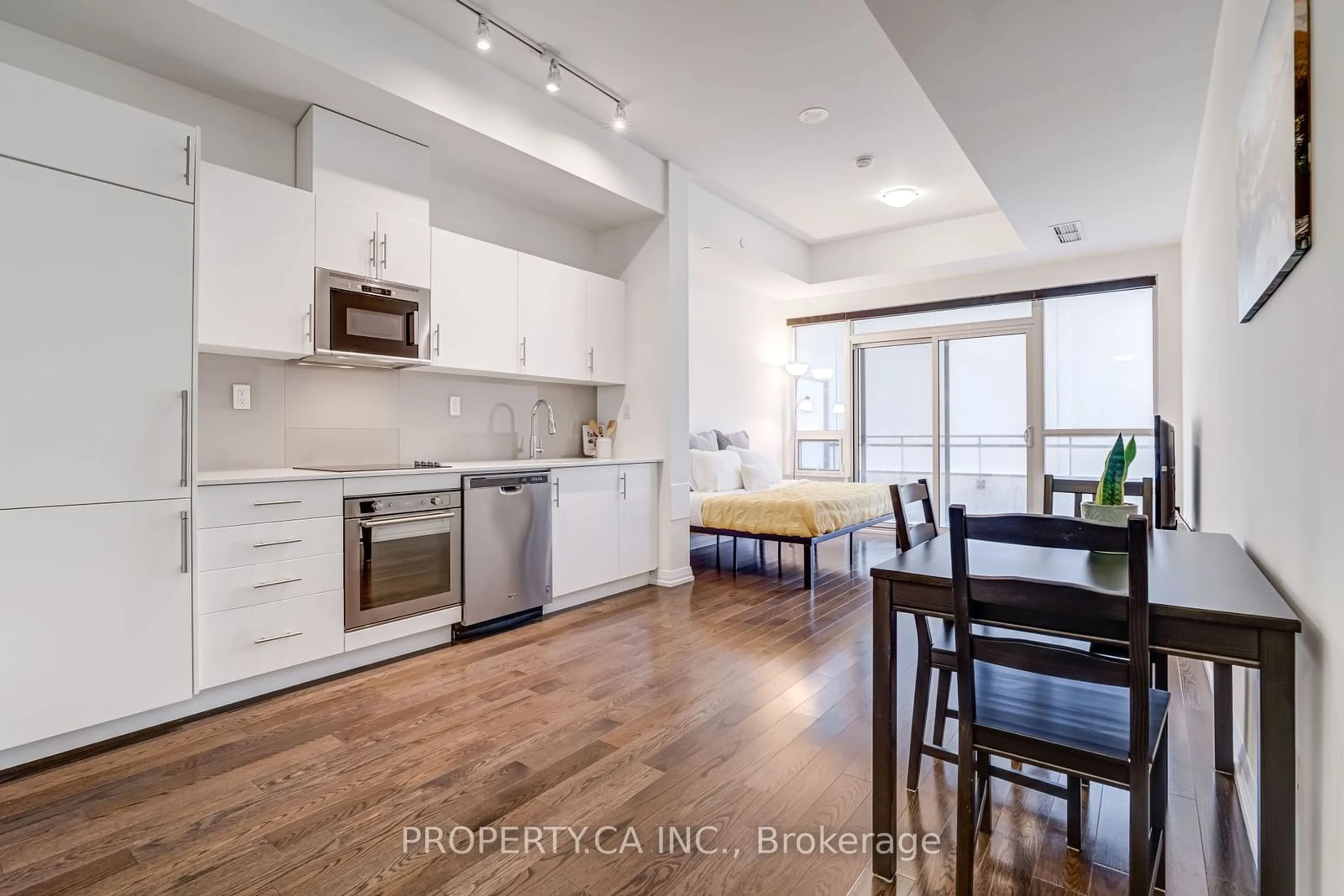 Open concept kitchen, unknown for 460 Adelaide St #1003, Toronto Ontario M5A 0E7