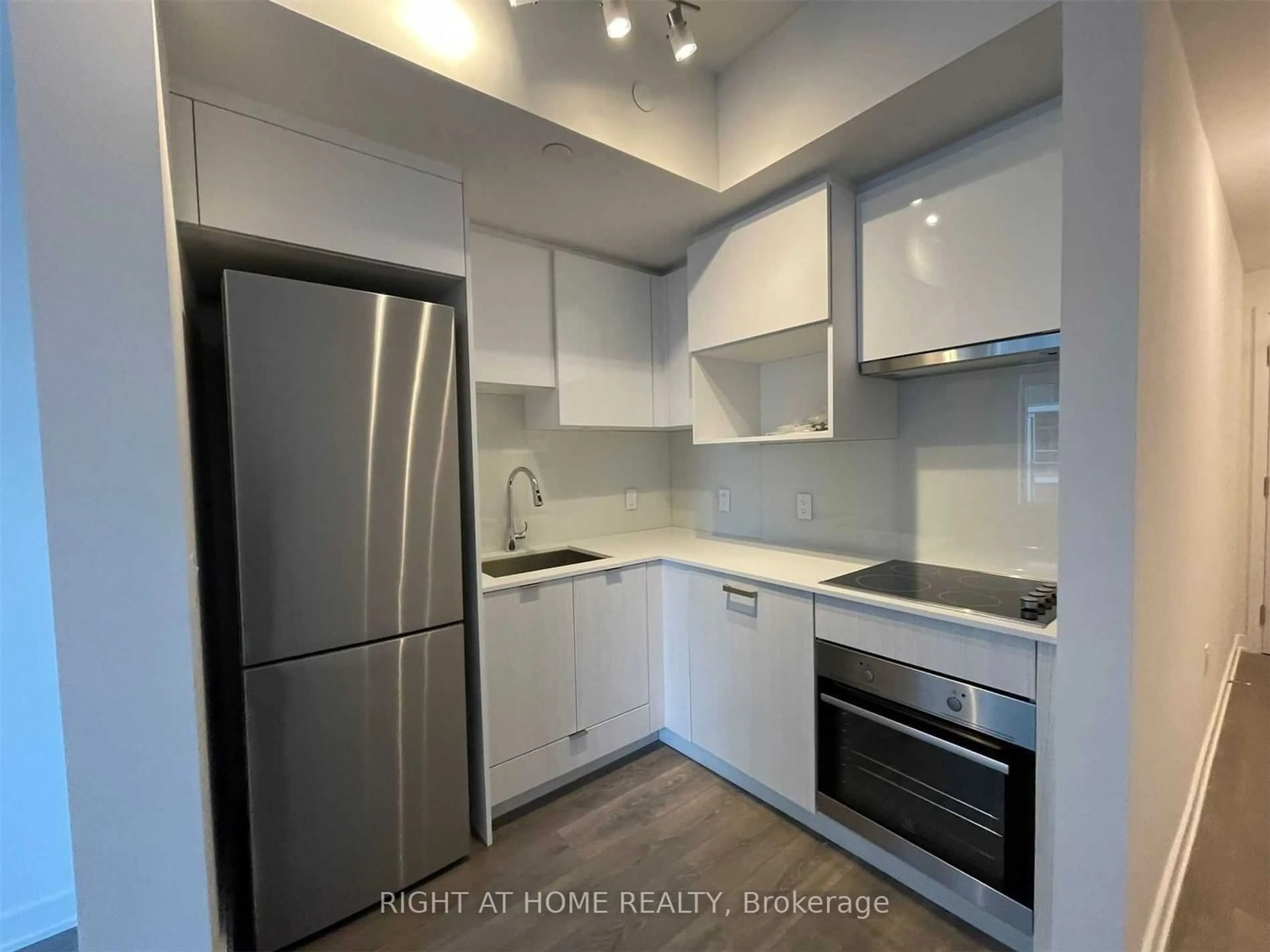 Standard kitchen, unknown for 195 Redpath Ave #2914, Toronto Ontario M4P 0E4