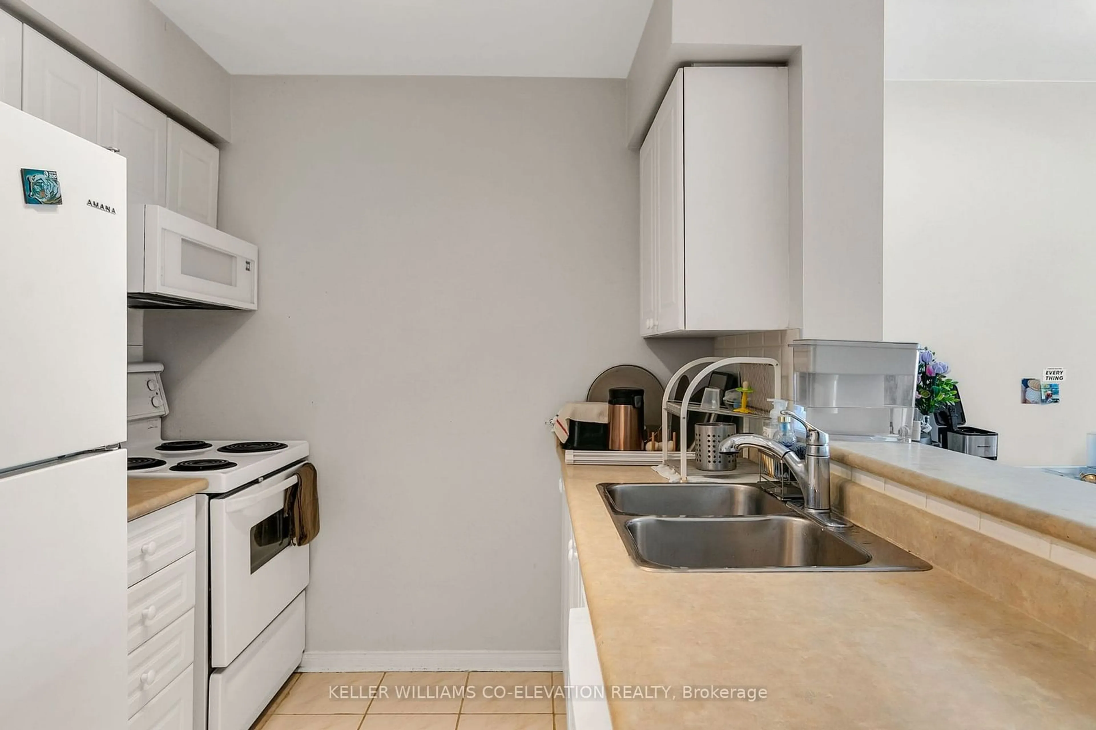 Standard kitchen, unknown for 233 Beecroft Rd #322, Toronto Ontario M2N 6Z9