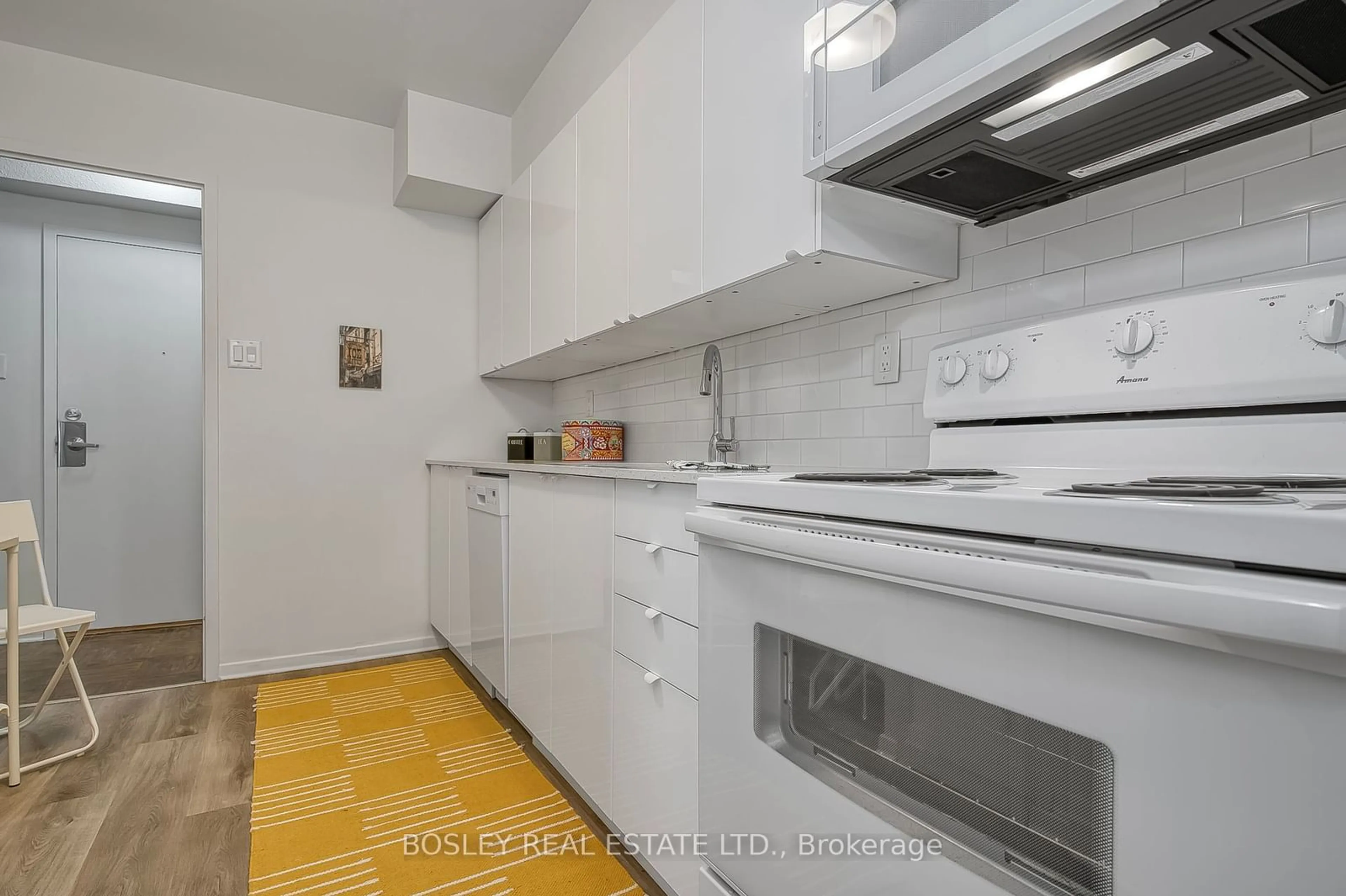 Standard kitchen, unknown for 1350 York Mills Rd #602, Toronto Ontario M3A 2A1