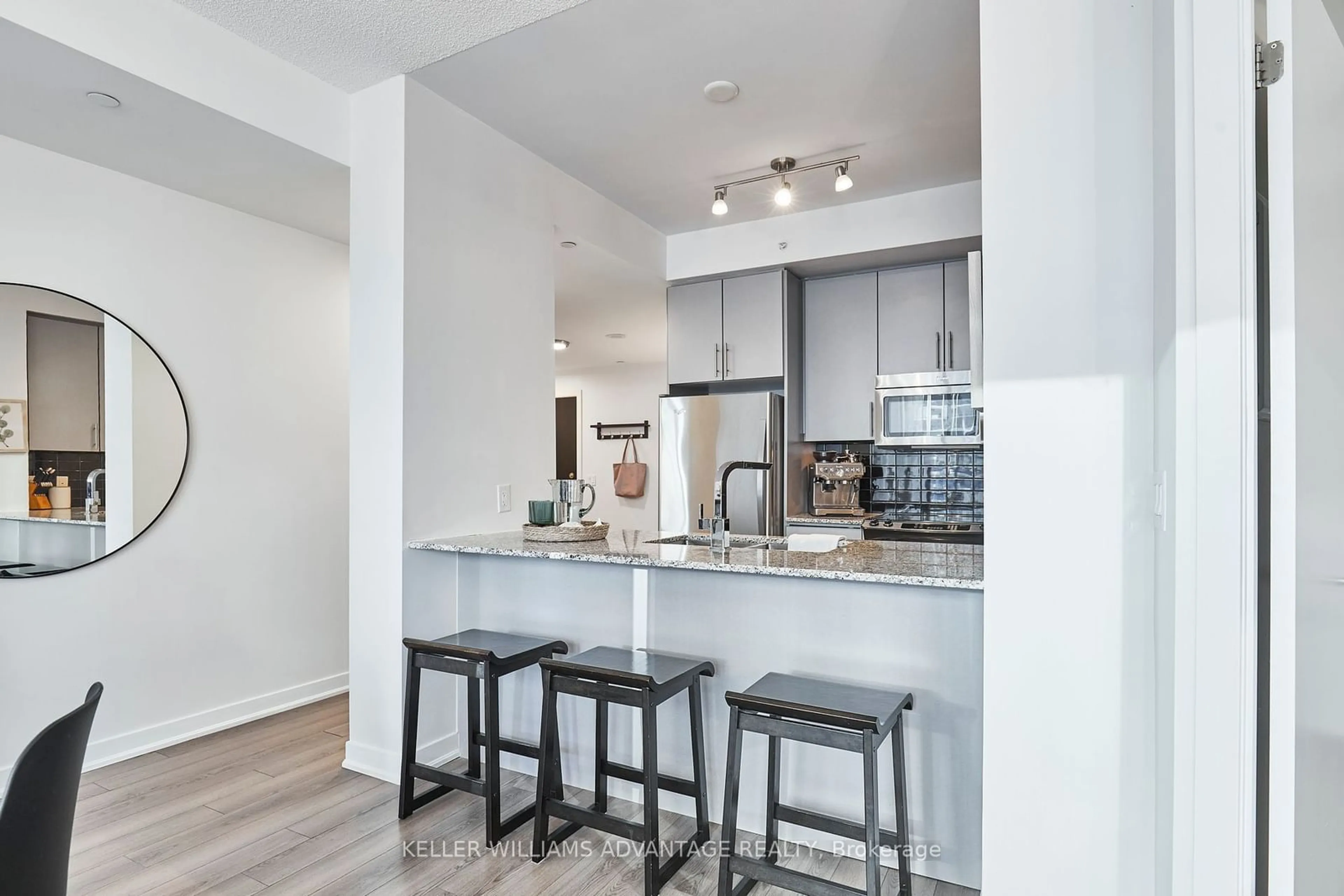 Open concept kitchen, unknown for 60 Berwick Ave #515, Toronto Ontario M5P 0A3