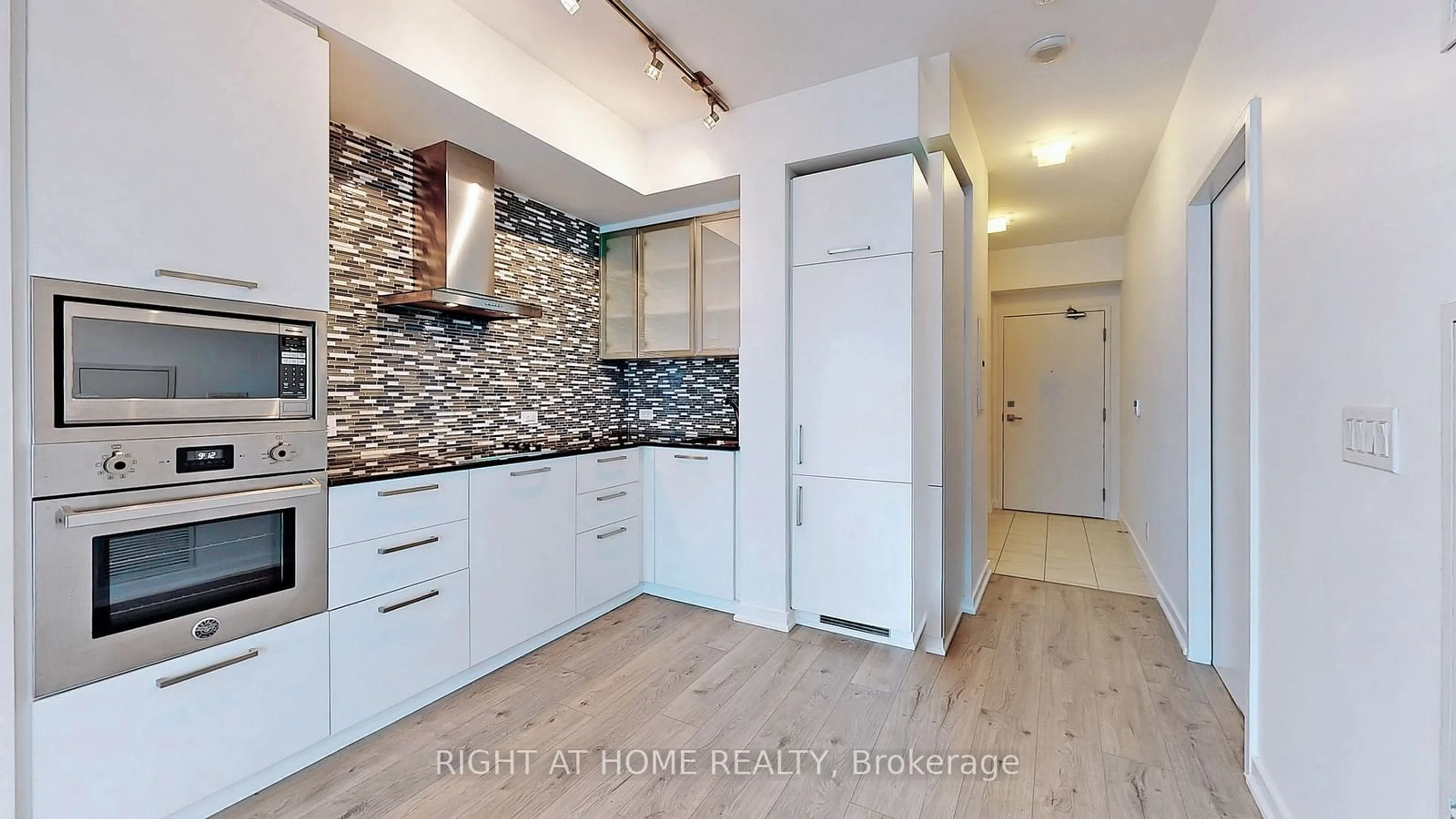 Open concept kitchen, unknown for 14 York St #3509, Toronto Ontario M5J 0A9