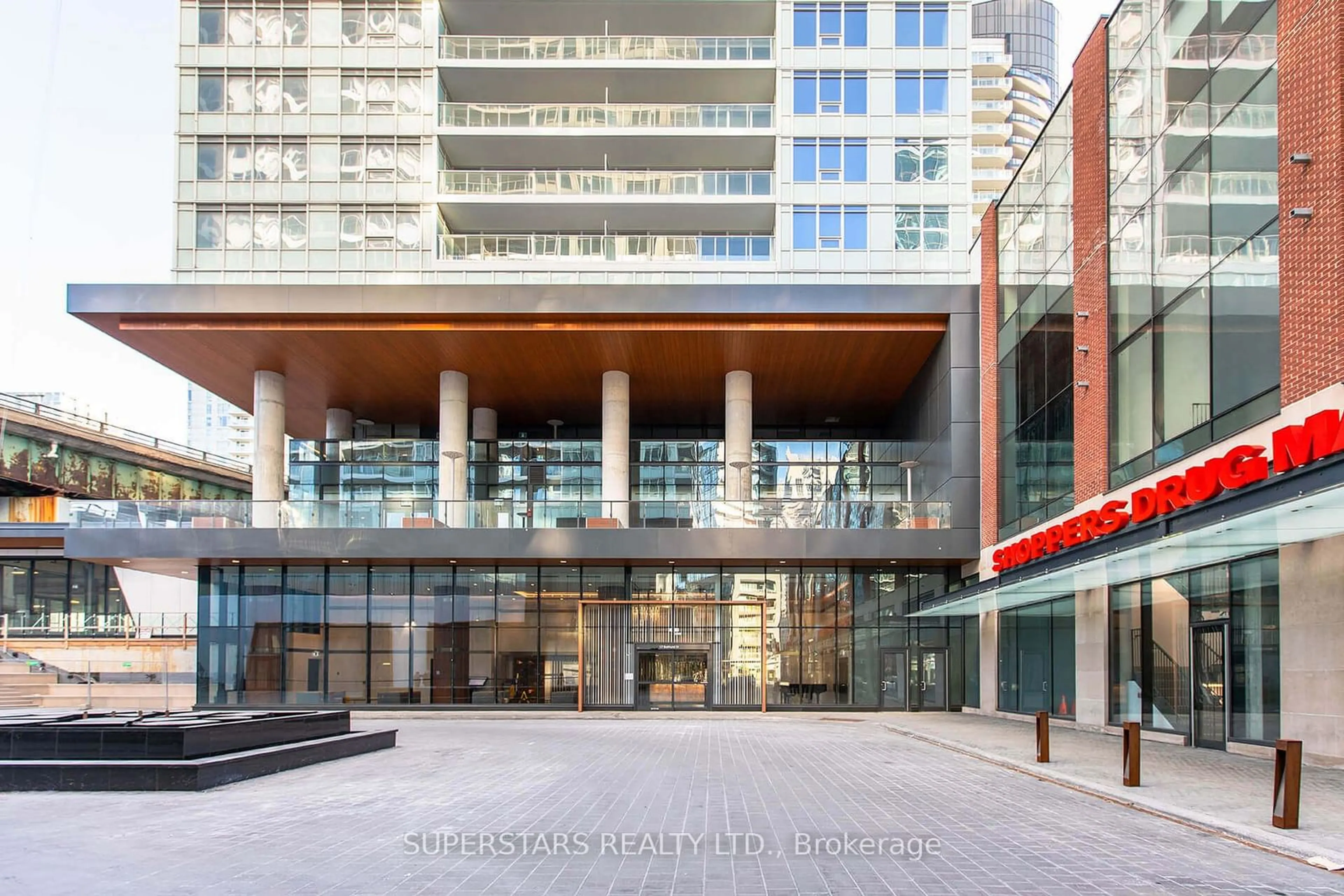 Indoor foyer for 17 Bathurst St #3516A, Toronto Ontario M5V 0N1