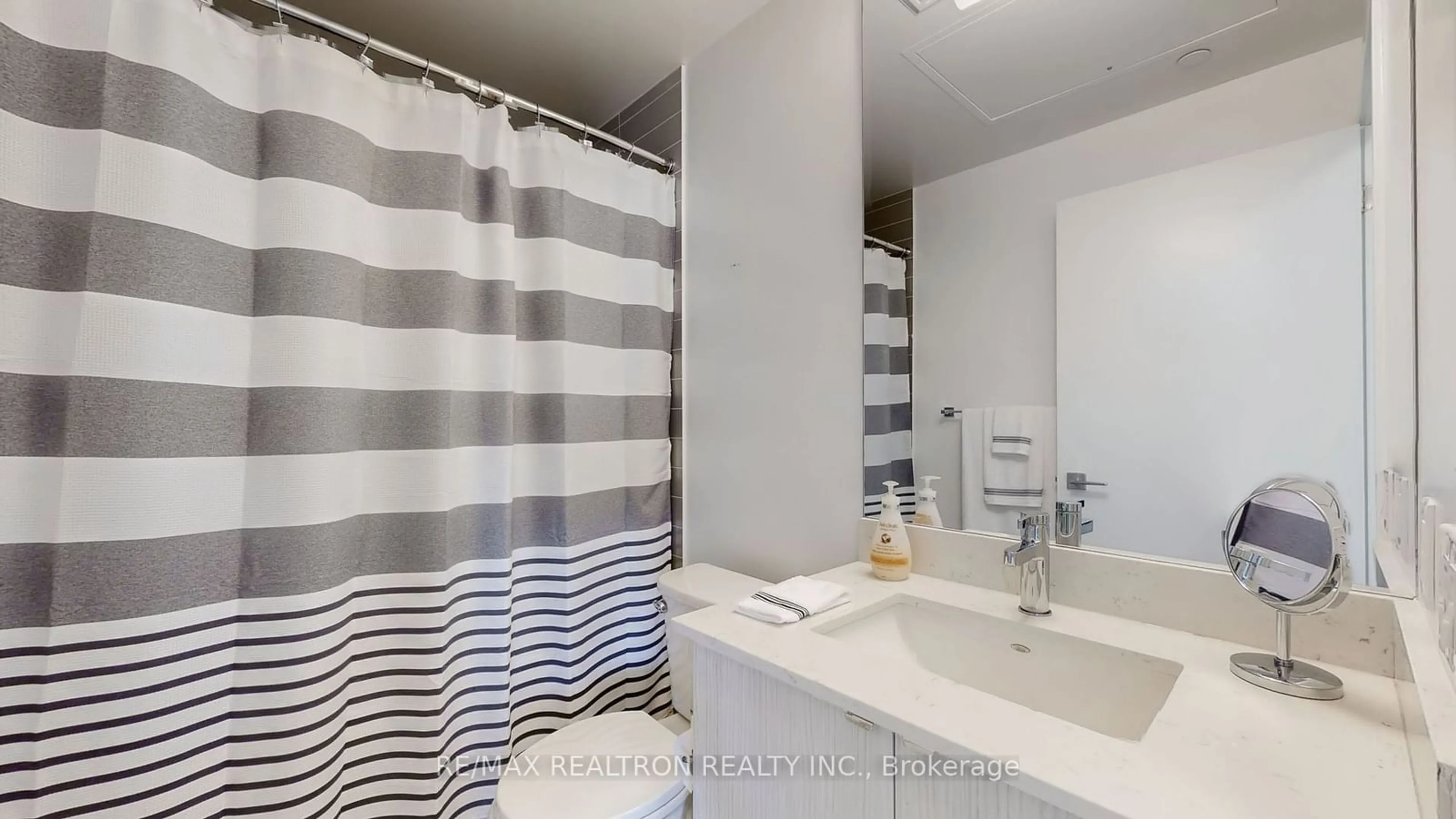 Standard bathroom, ceramic/tile floor for 49 East Liberty St #1102, Toronto Ontario M6K 1A6