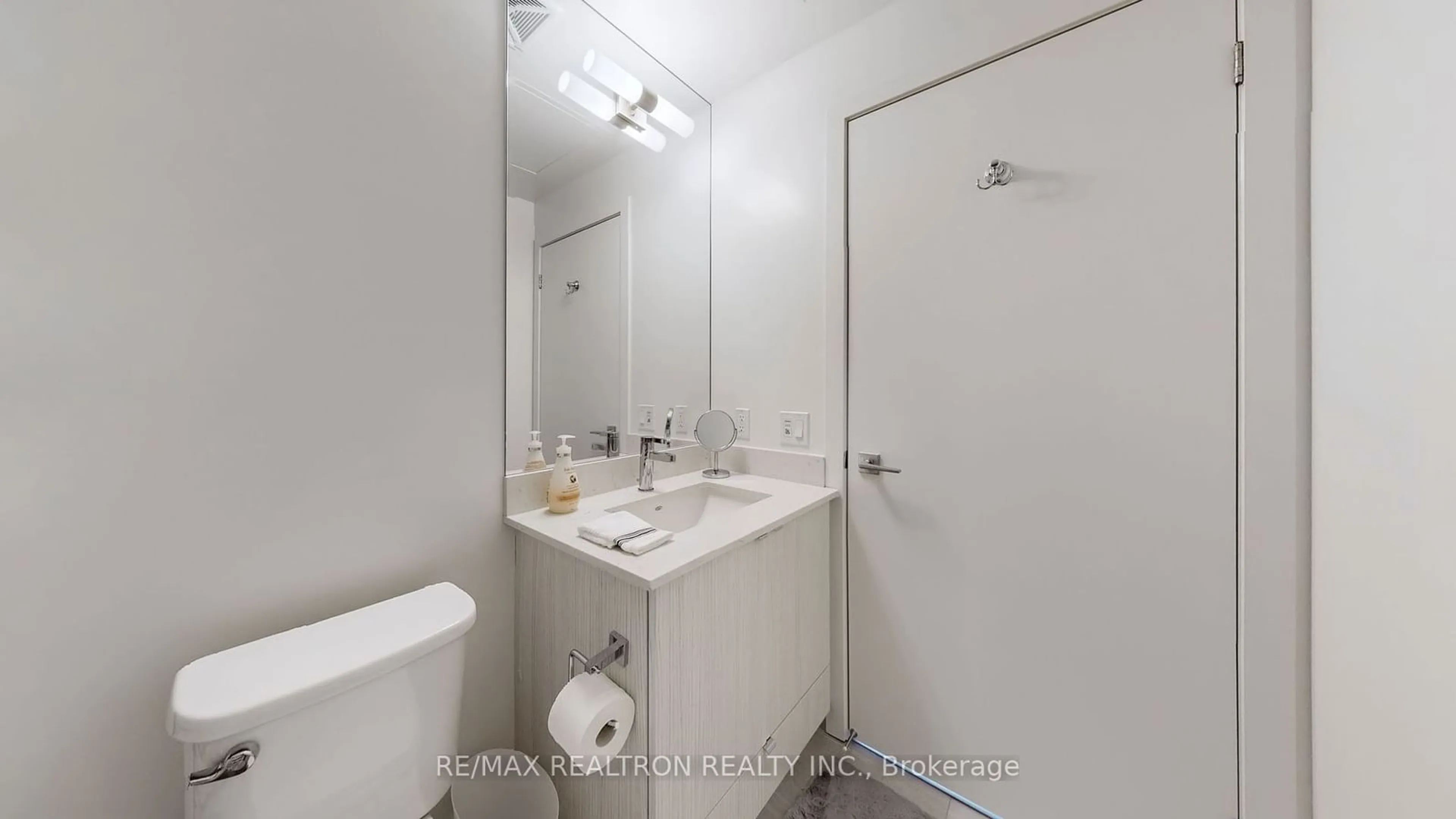 Standard bathroom, floor is not visible for 49 East Liberty St #1102, Toronto Ontario M6K 1A6