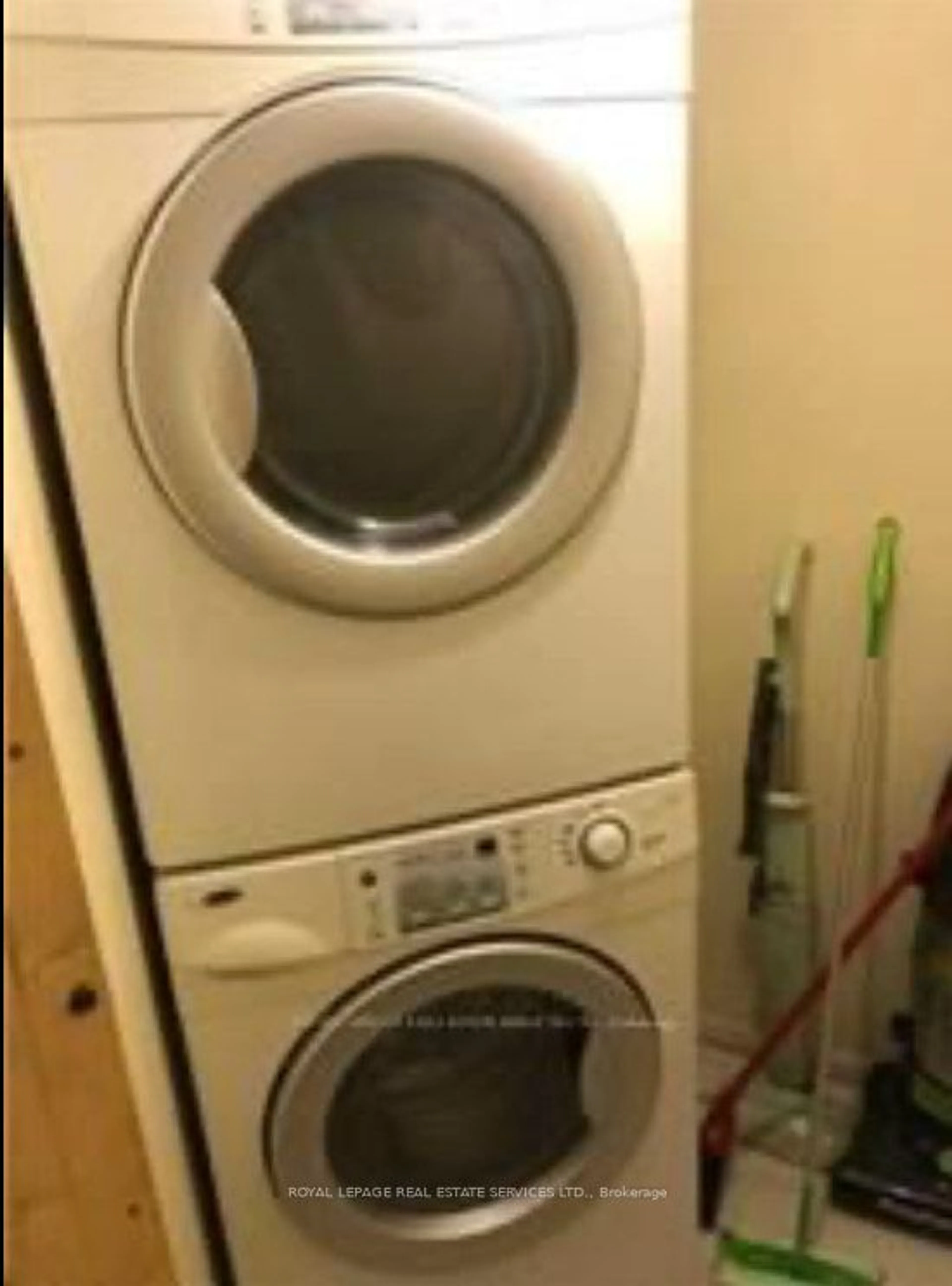 Laundry room for 717 Bay St #1002, Toronto Ontario M5G 2J9