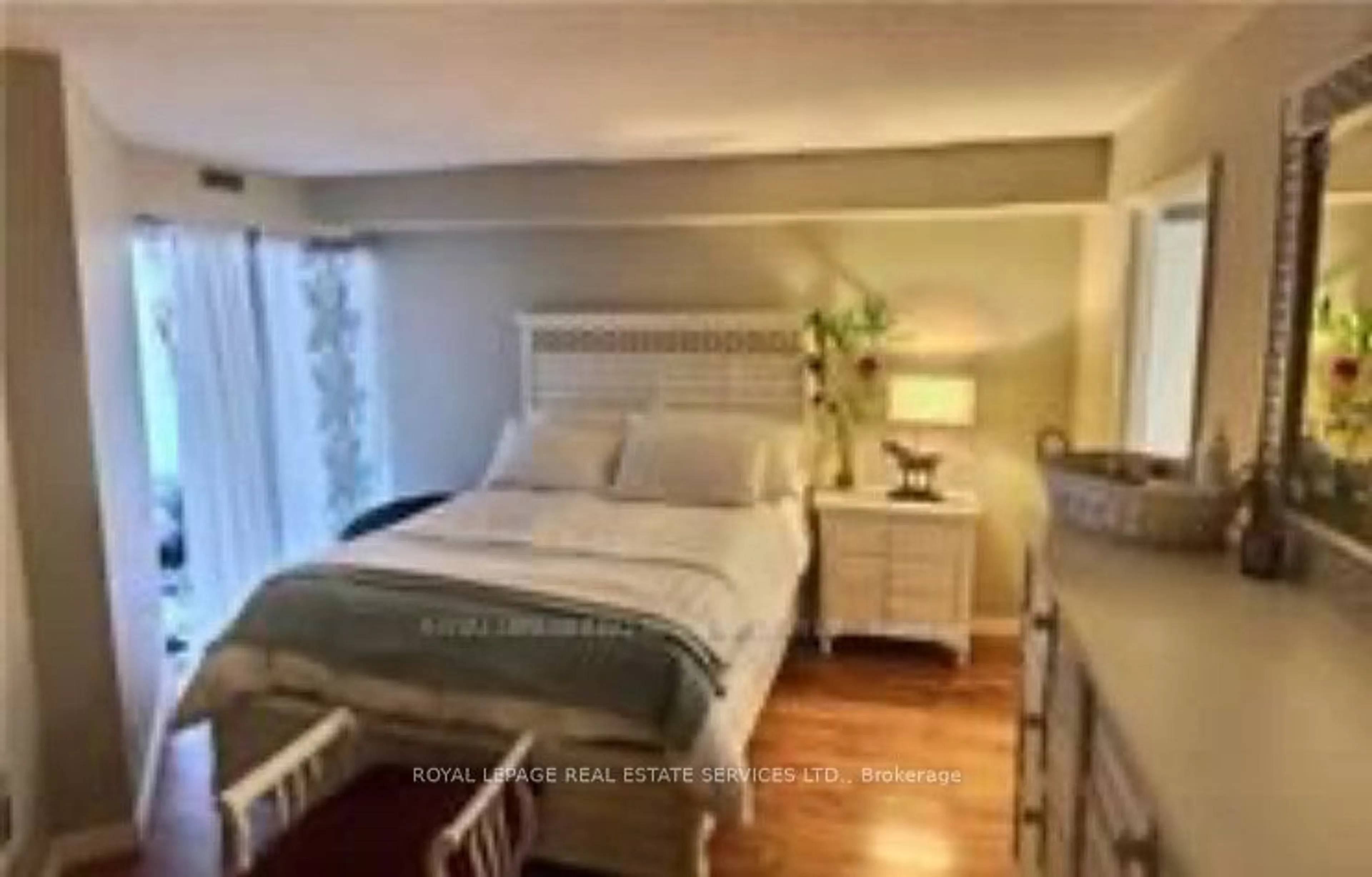 Bedroom with bed, unknown for 717 Bay St #1002, Toronto Ontario M5G 2J9