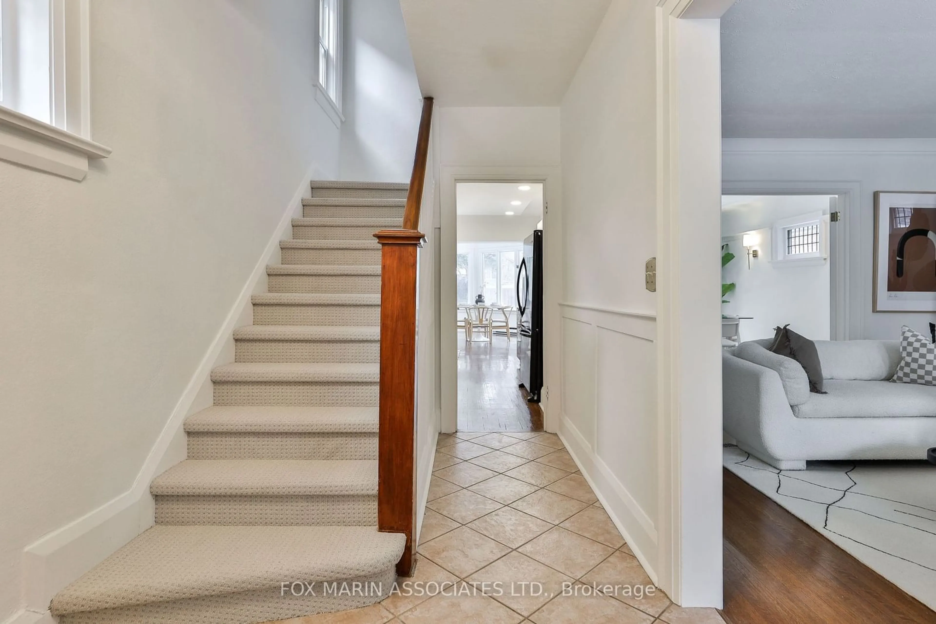 Indoor entryway for 134 Colin Ave, Toronto Ontario M5P 2C3