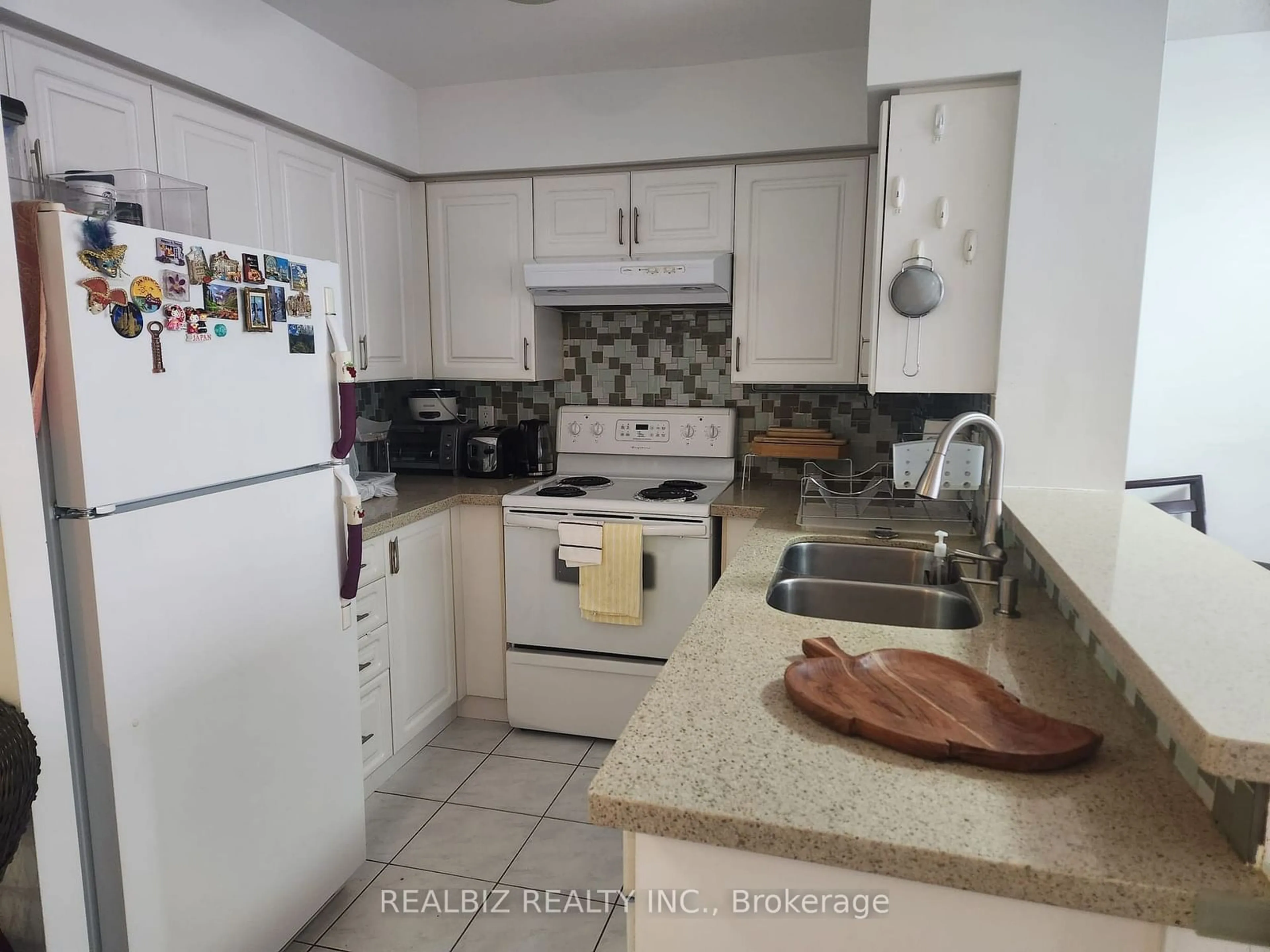 Standard kitchen, unknown for 4968 Yonge St #2116, Toronto Ontario M2N 7G9