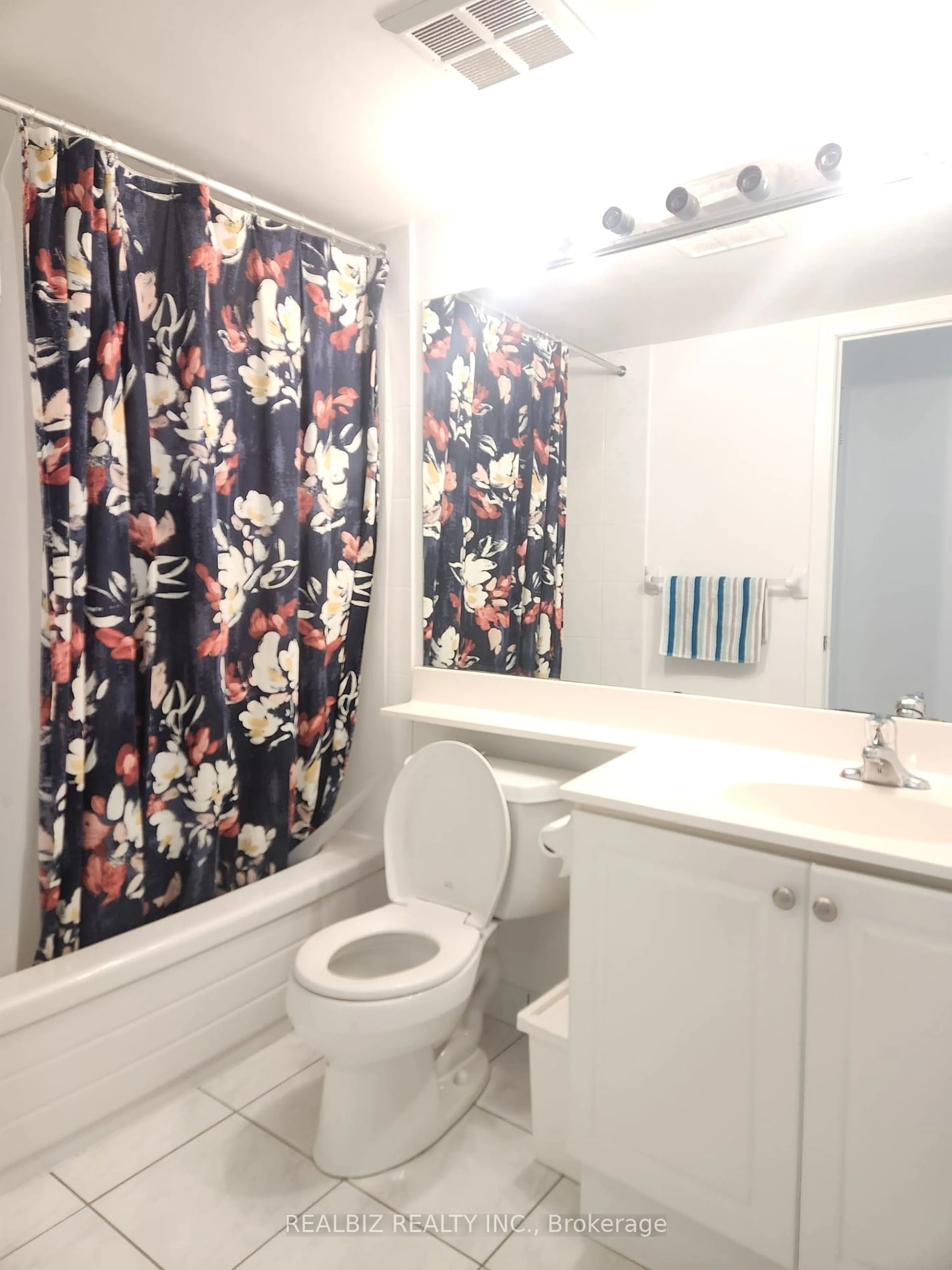 Standard bathroom, unknown for 4968 Yonge St #2116, Toronto Ontario M2N 7G9