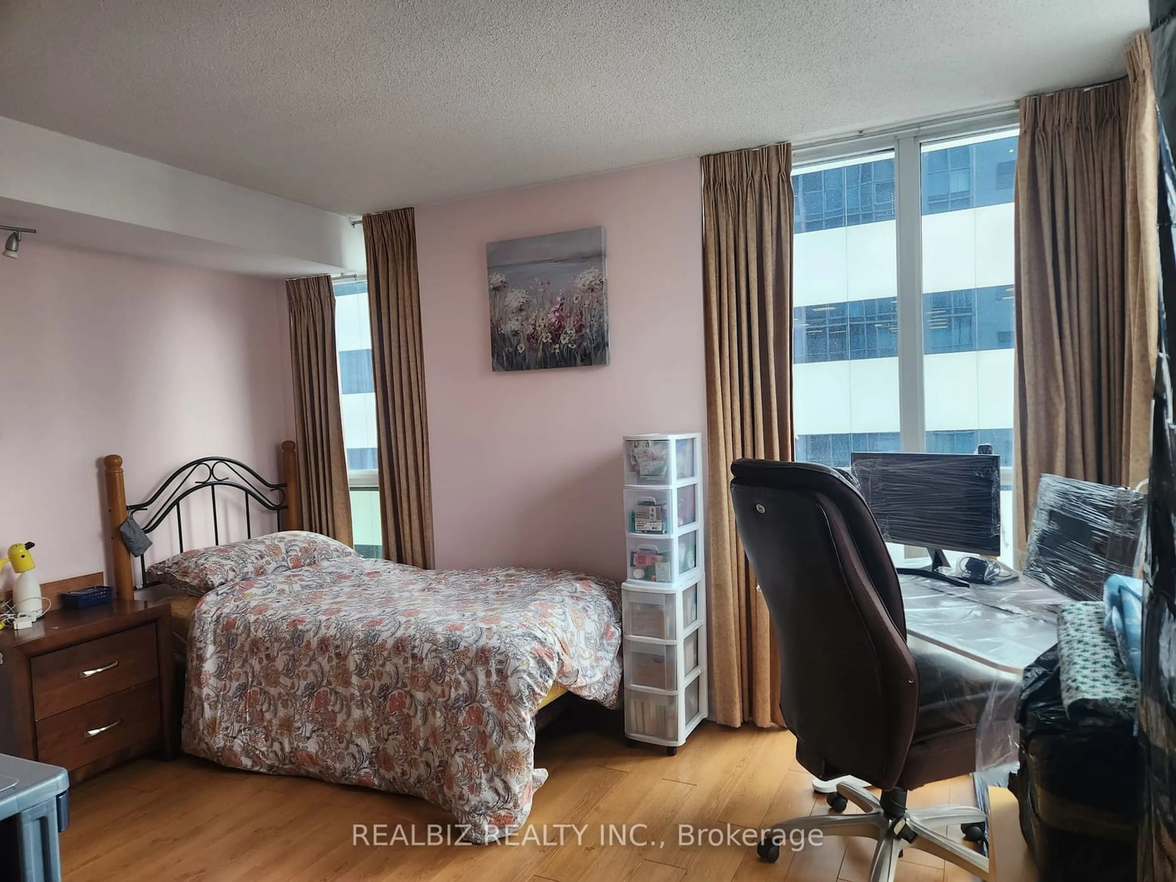 A pic of a room for 4968 Yonge St #2116, Toronto Ontario M2N 7G9