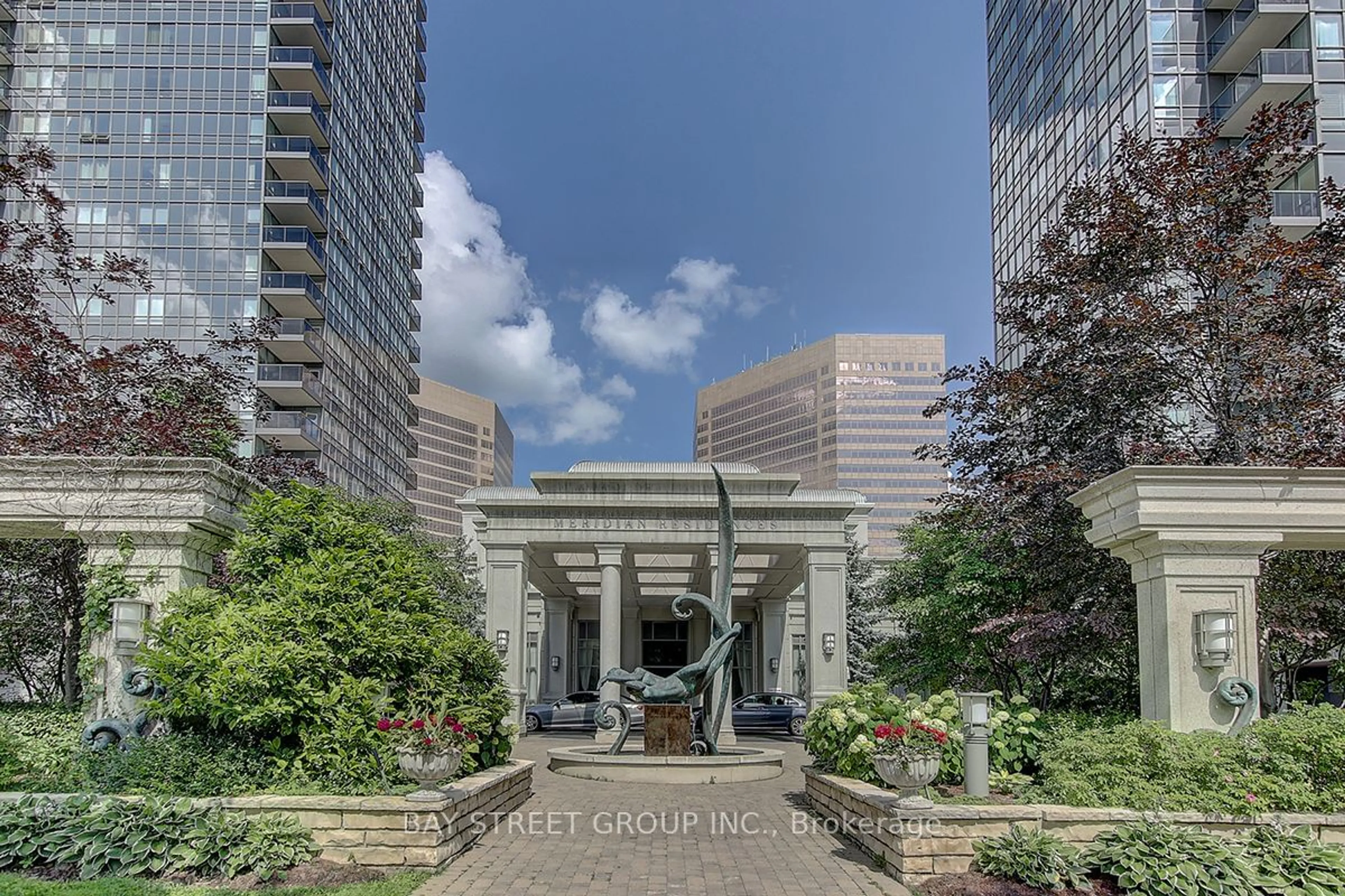 Indoor foyer for 15 Greenview Ave #2504, Toronto Ontario M2M 4M7