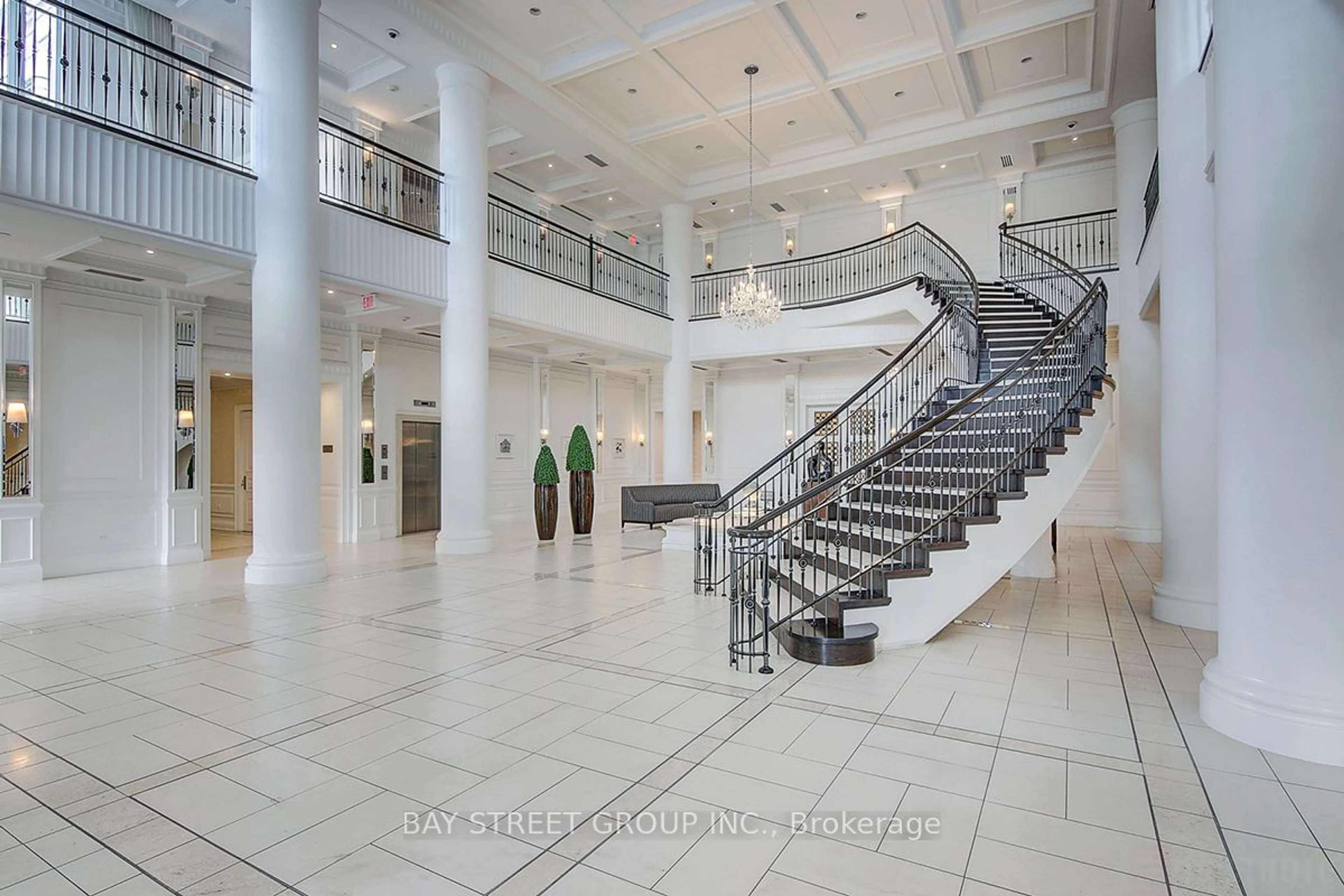 Indoor foyer for 15 Greenview Ave #2504, Toronto Ontario M2M 4M7