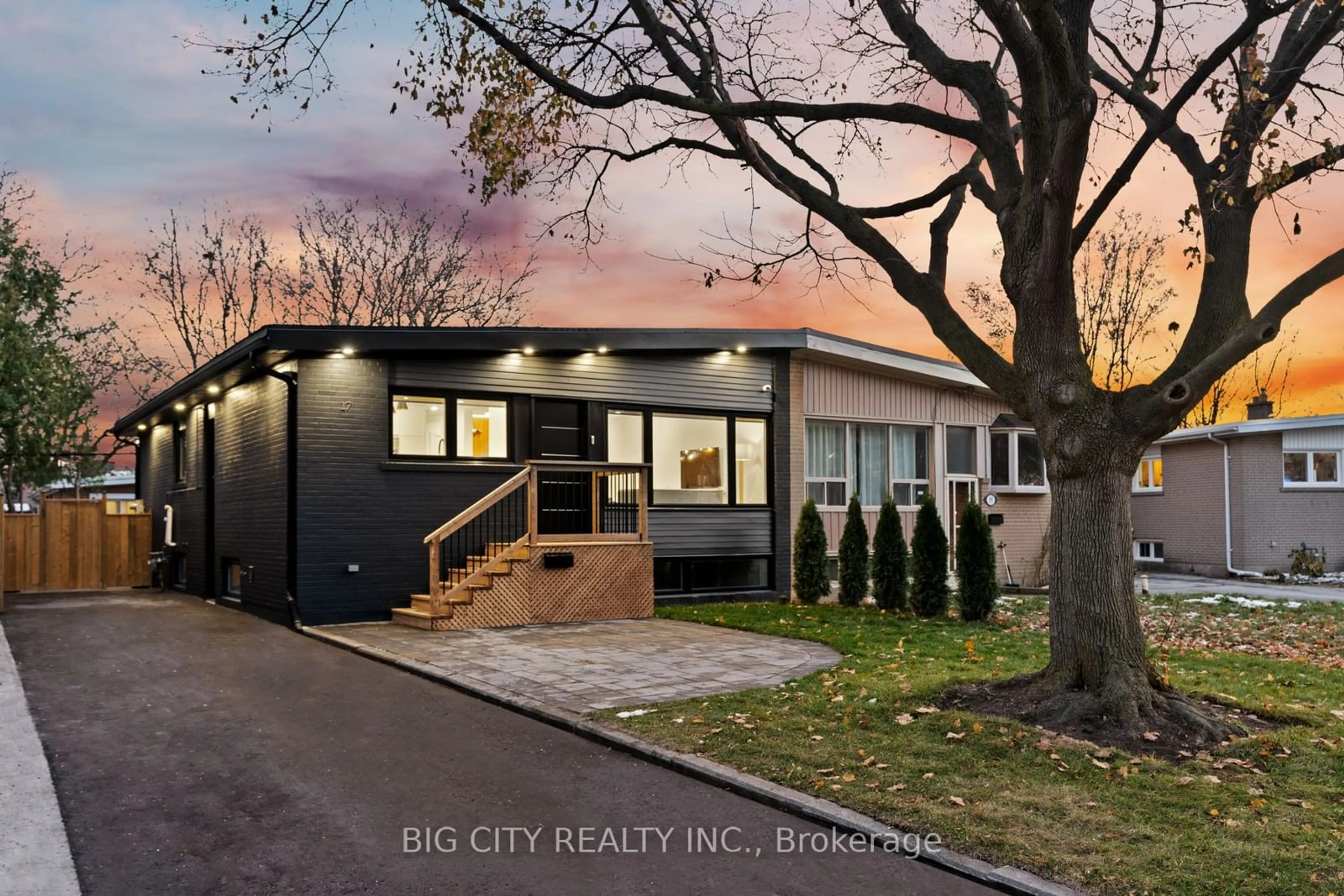 Home with vinyl exterior material, street for 17 Pynford Cres, Toronto Ontario M3A 1W7