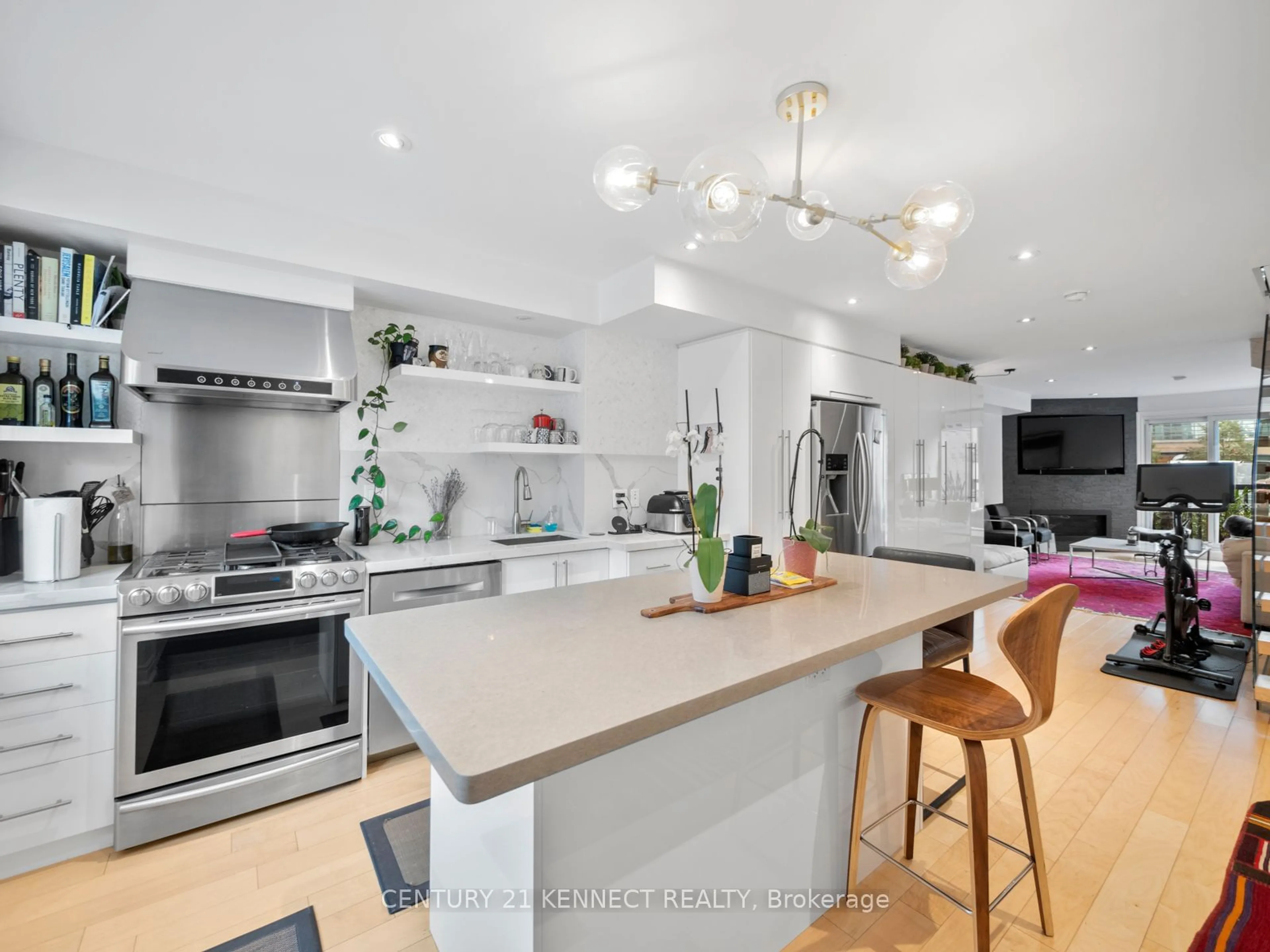 Open concept kitchen, unknown for 570 Wellington St #13A, Toronto Ontario M5V 2X5