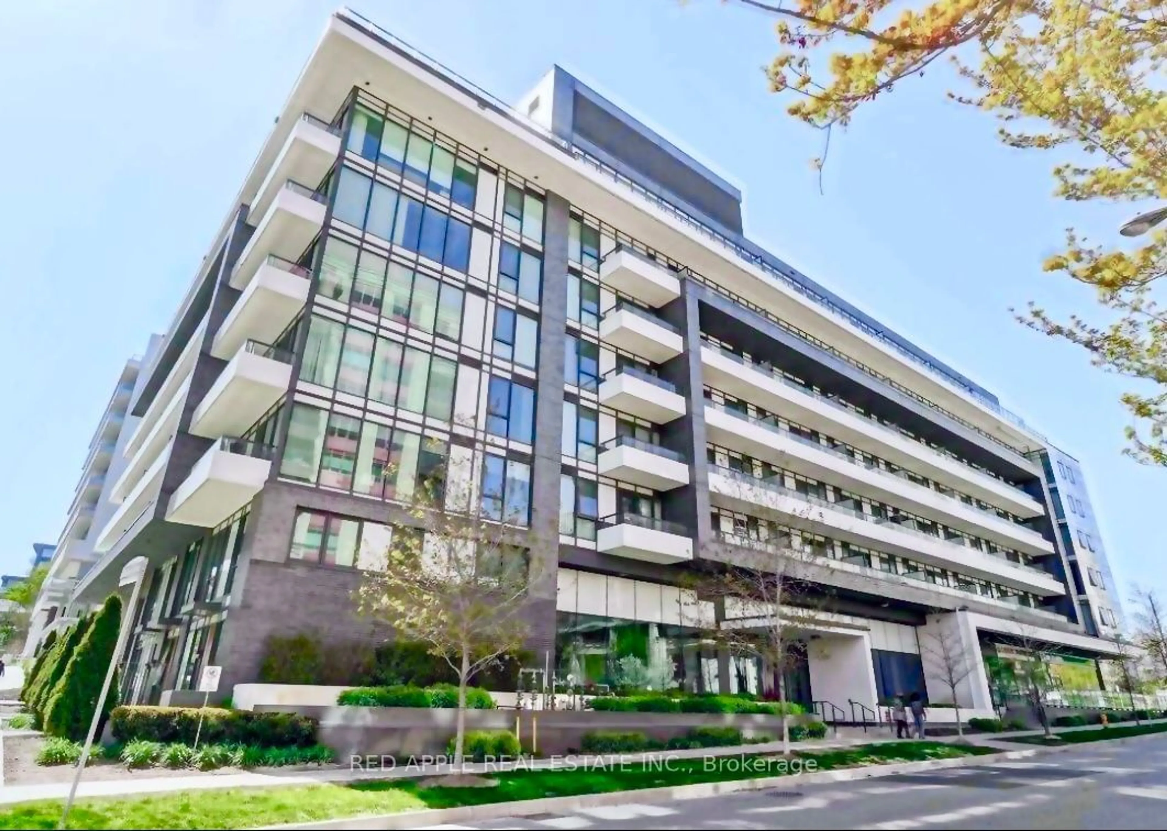 Indoor foyer for 18 Rean Dr #306, Toronto Ontario M2K 0C7