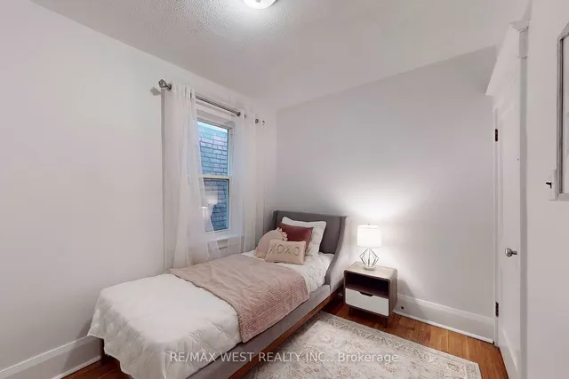 Additional property image - 540 Roxton Rd
