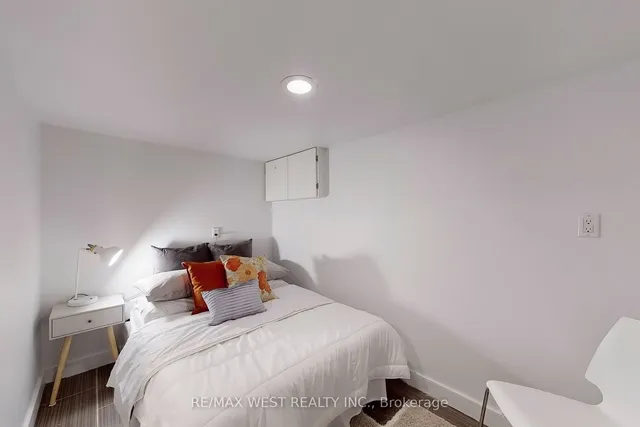 Additional property image - 540 Roxton Rd