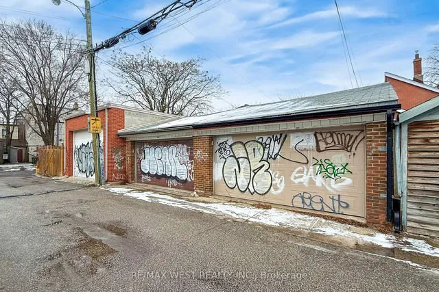 Additional property image - 540 Roxton Rd