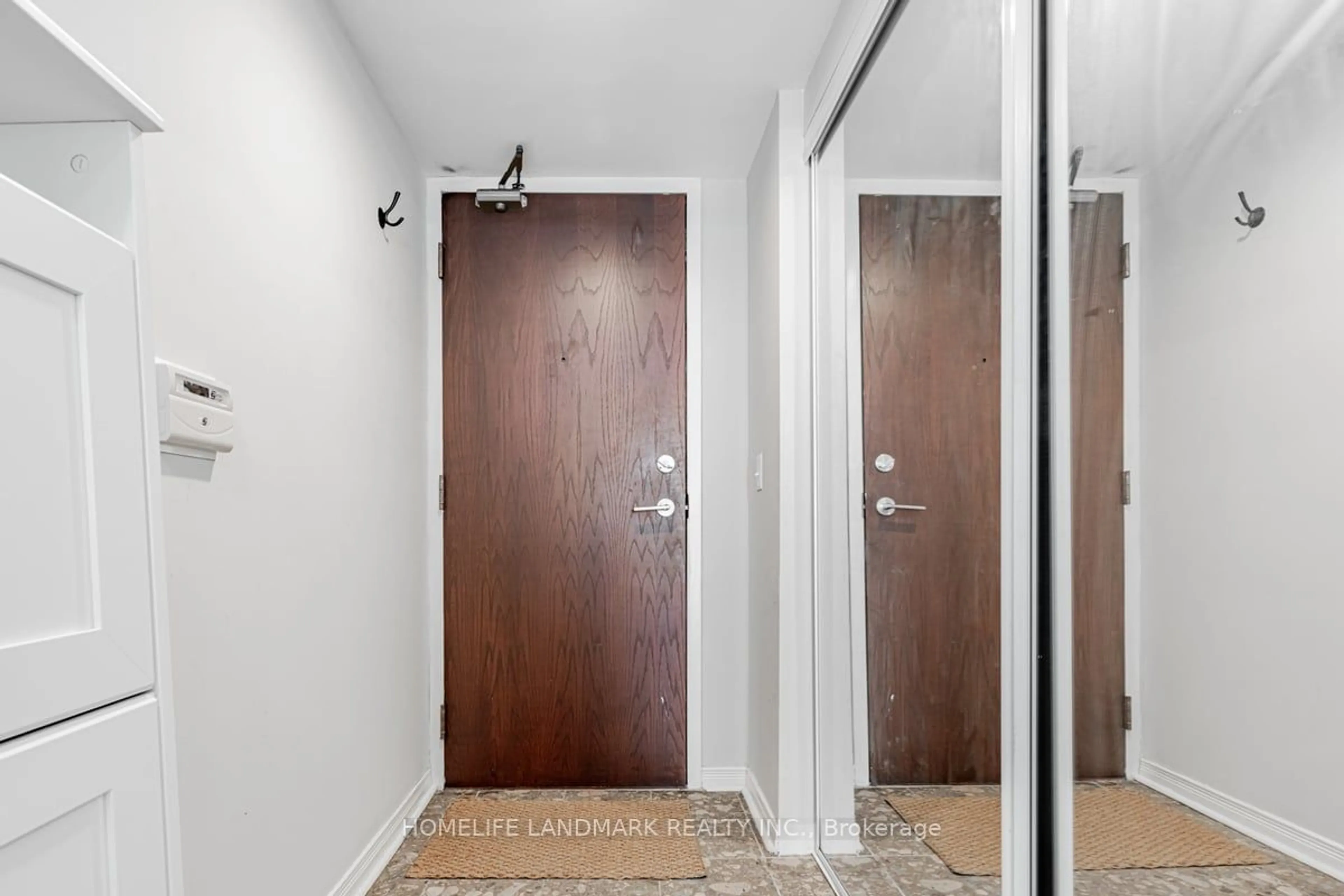 Indoor entryway for 28 Olive Ave #1009, Toronto Ontario M2N 4N5