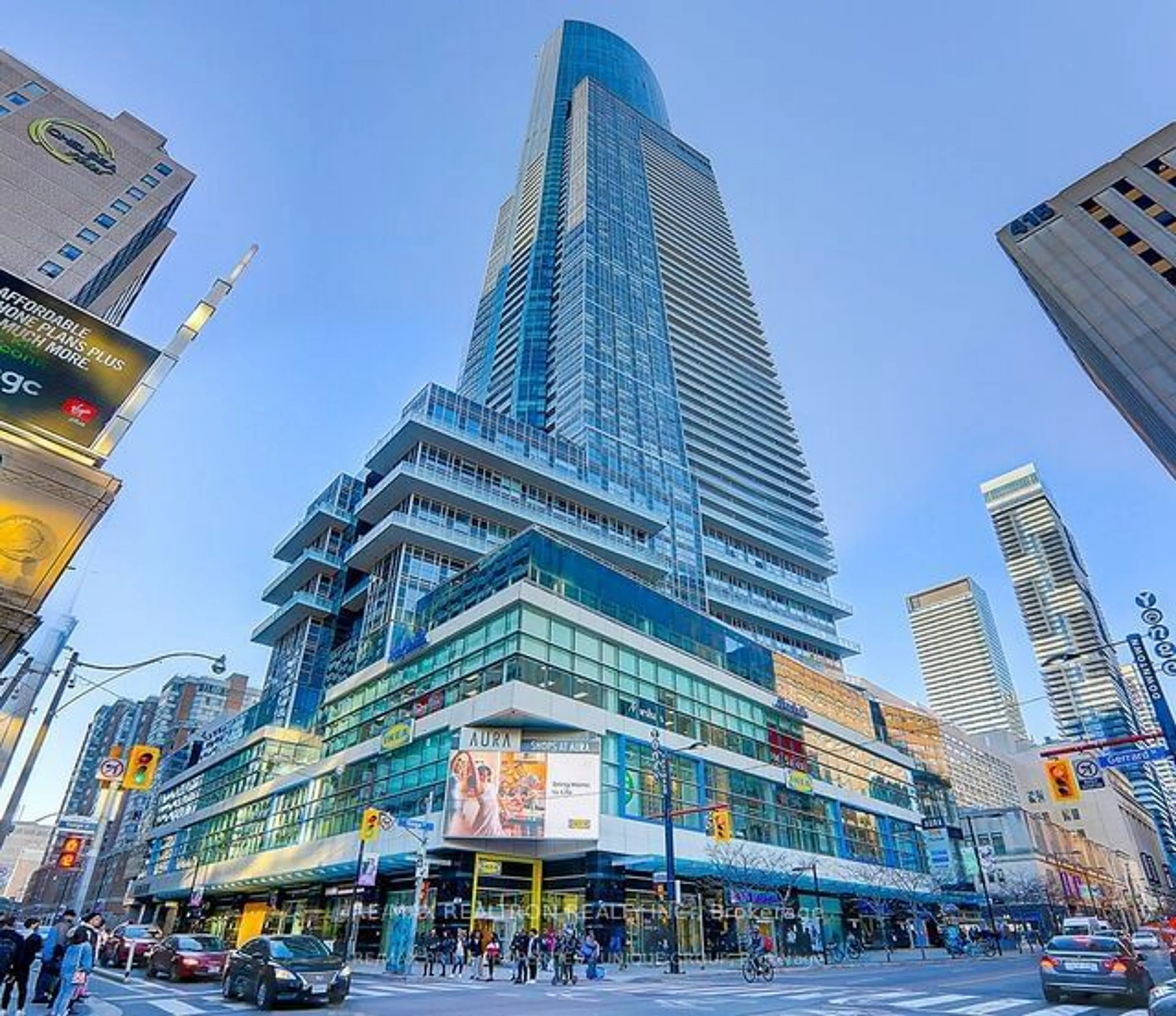 Indoor foyer for 386 YONGE ST St #1104, Toronto Ontario M5B 0A5