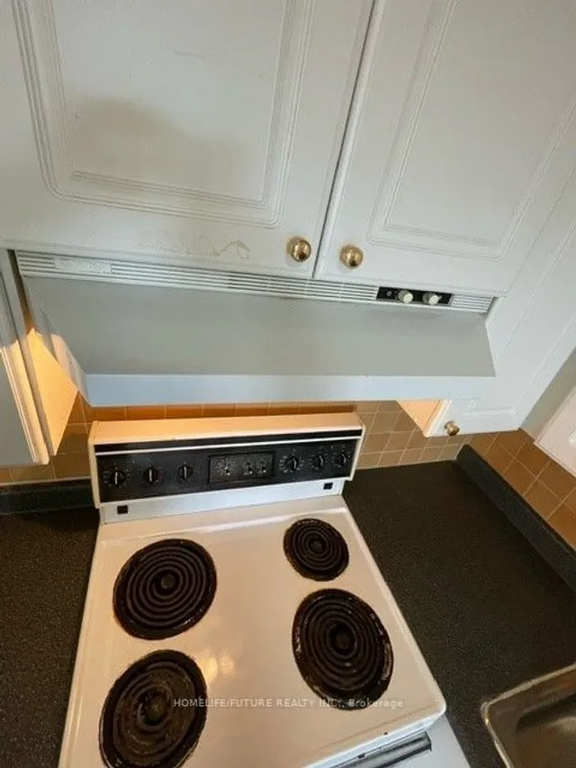 Additional property image - 40 Homewood Ave Unit Ph14