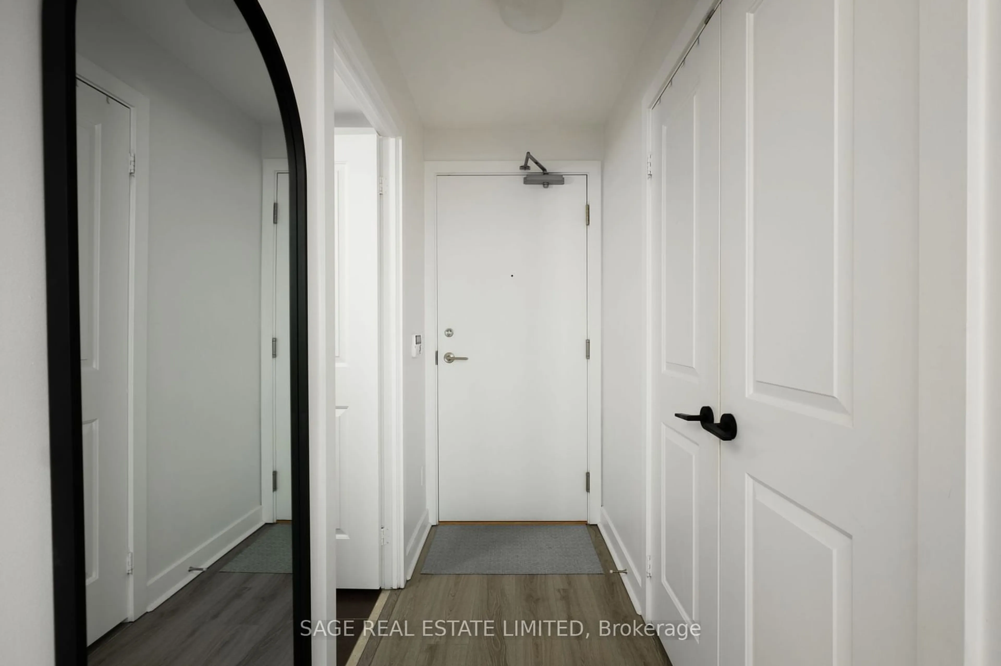 Indoor entryway for 100 Western Battery Rd #601, Toronto Ontario M6K 3S2