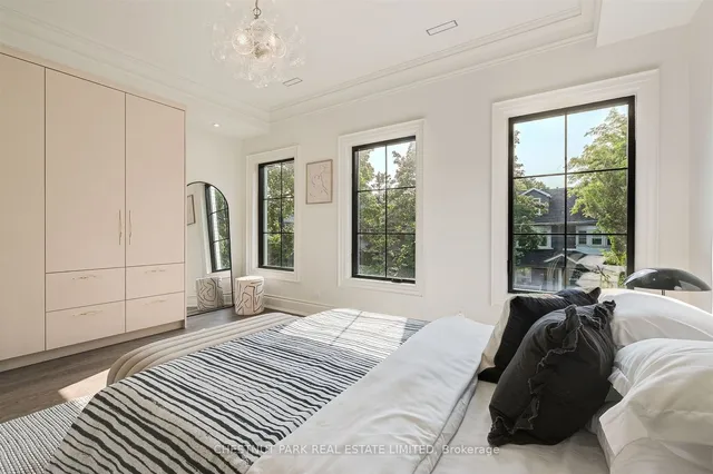 Additional property image - 539 Crawford St