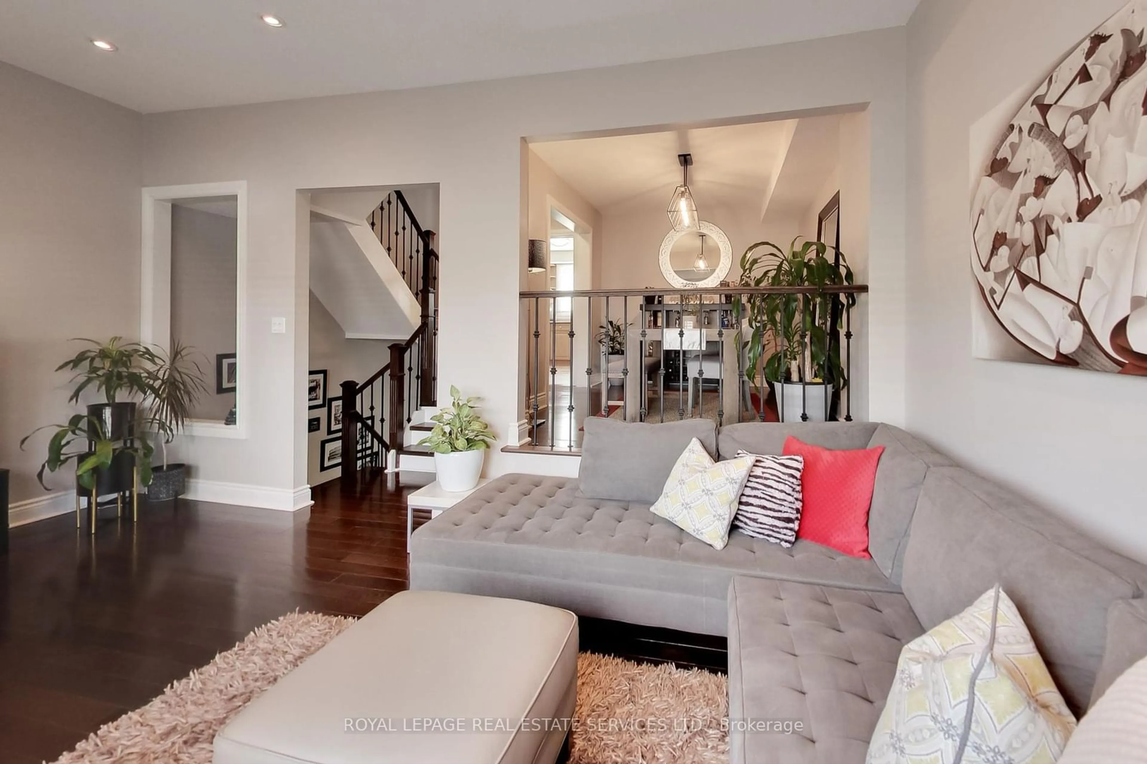 Living room with furniture, unknown for 16 Turret Hill Way, Toronto Ontario M2H 3A8