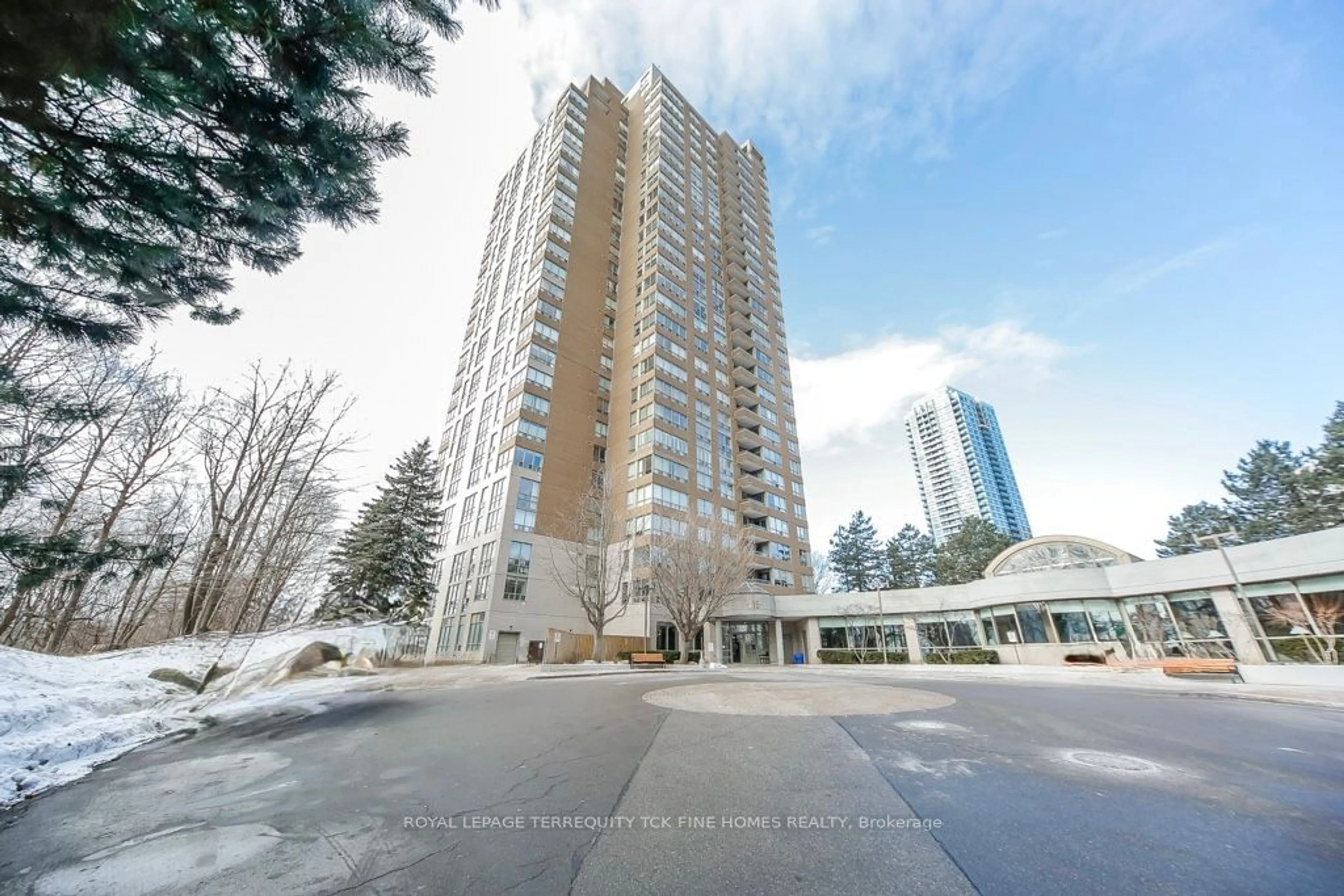 Indoor foyer for 215 Wynford Dr #1905, Toronto Ontario M3C 3P5