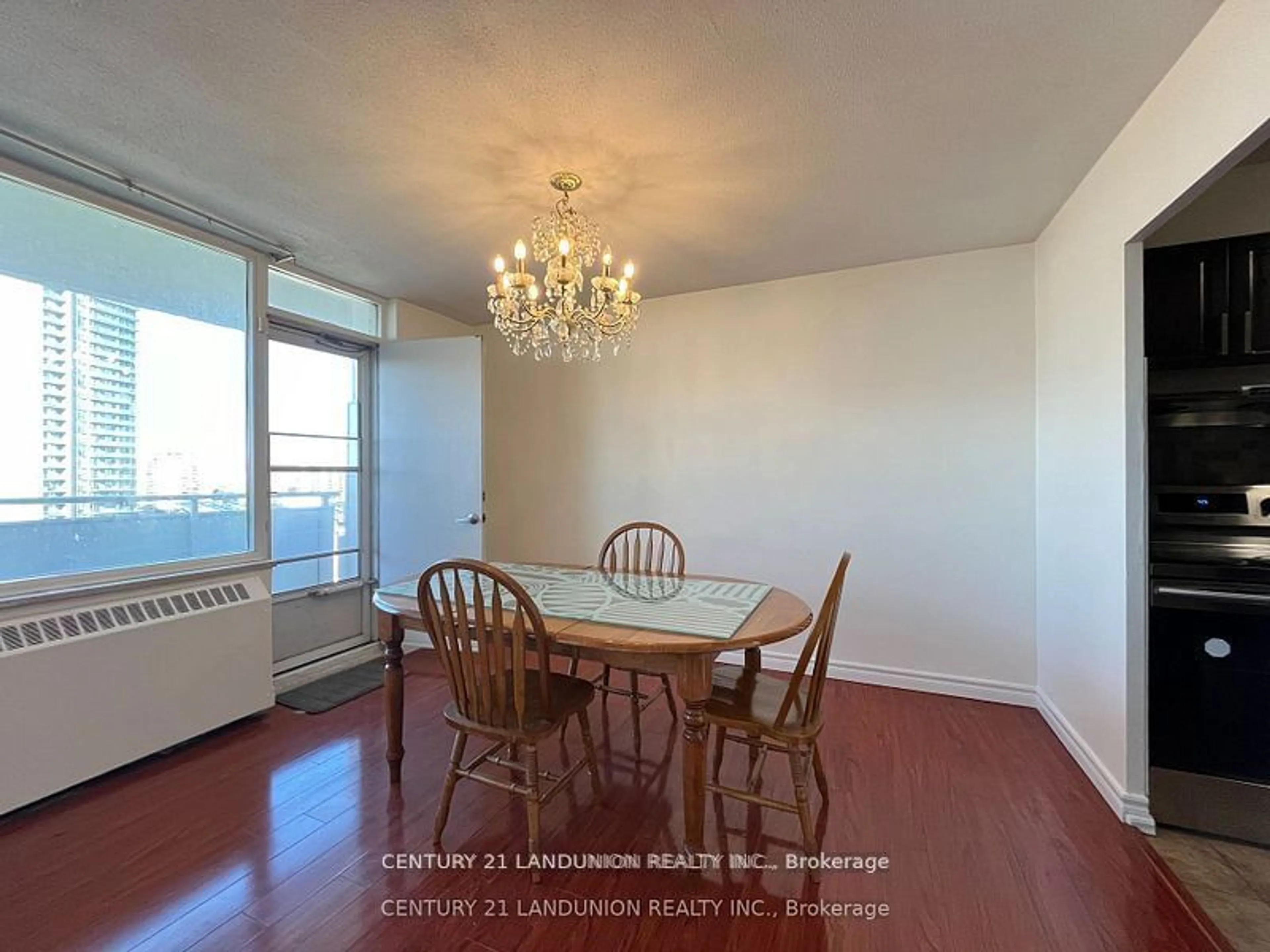 Dining room, wood/laminate floor for 10 Parkway Forest Dr #1702, Toronto Ontario M2J 1L3