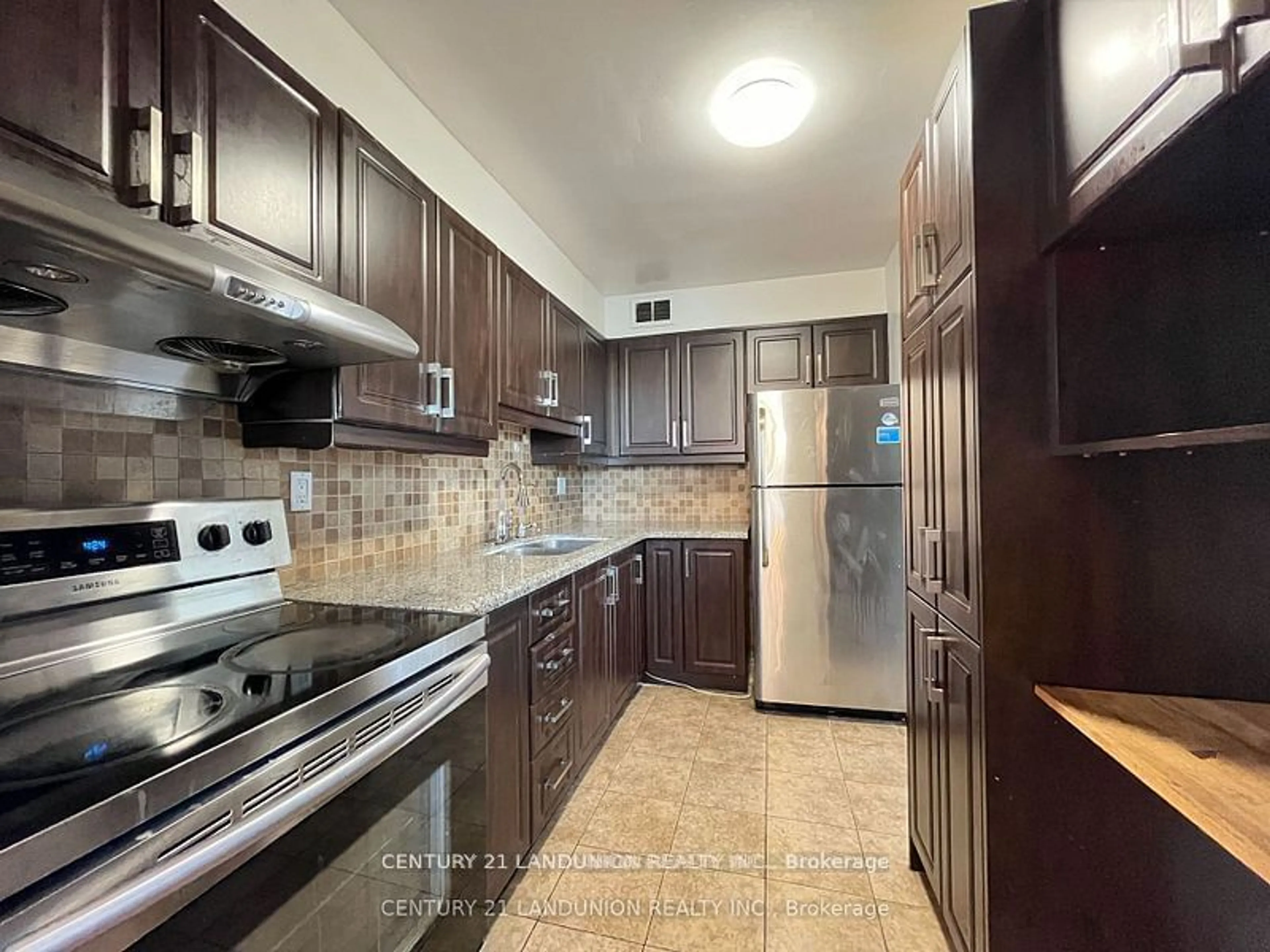 Standard kitchen, unknown for 10 Parkway Forest Dr #1702, Toronto Ontario M2J 1L3