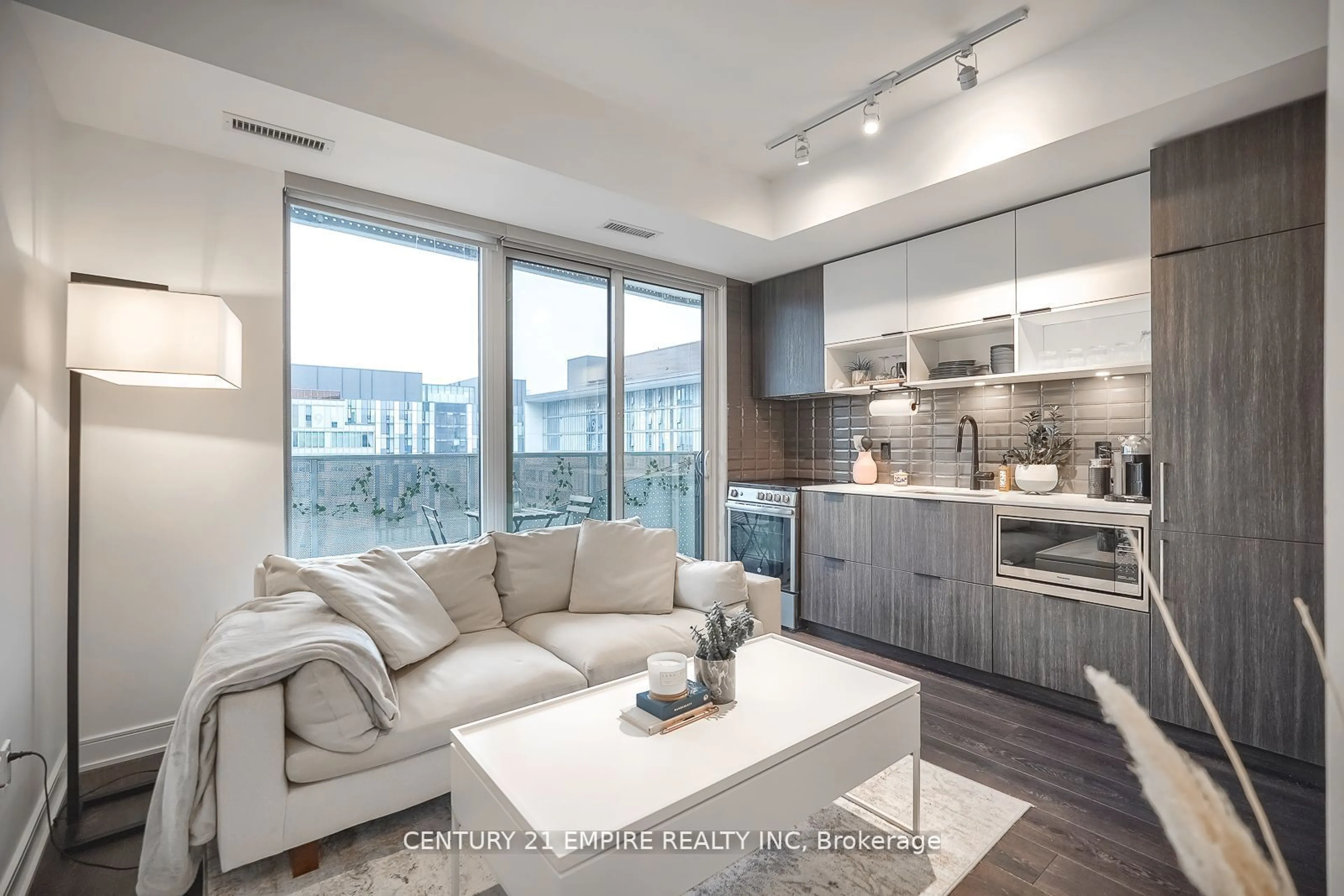 Open concept kitchen, unknown for 60 Tannery Rd #812, Toronto Ontario M5A 0S8